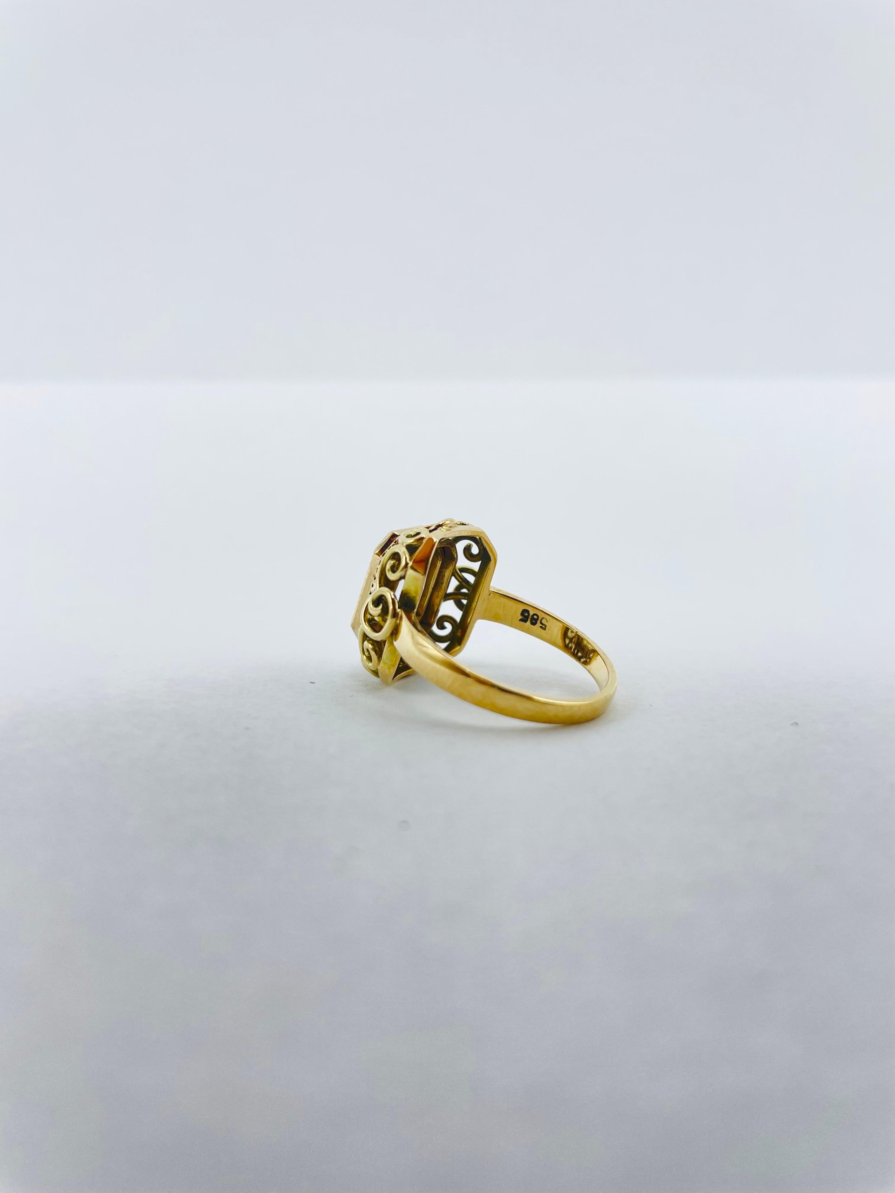 Noble 14k Gold Cocktail Ring with Aquarine For Sale 2