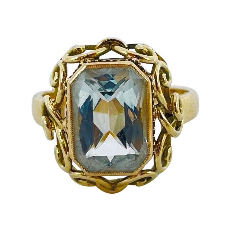 Bague cocktail en or 14 carats noble avec aigue-marine