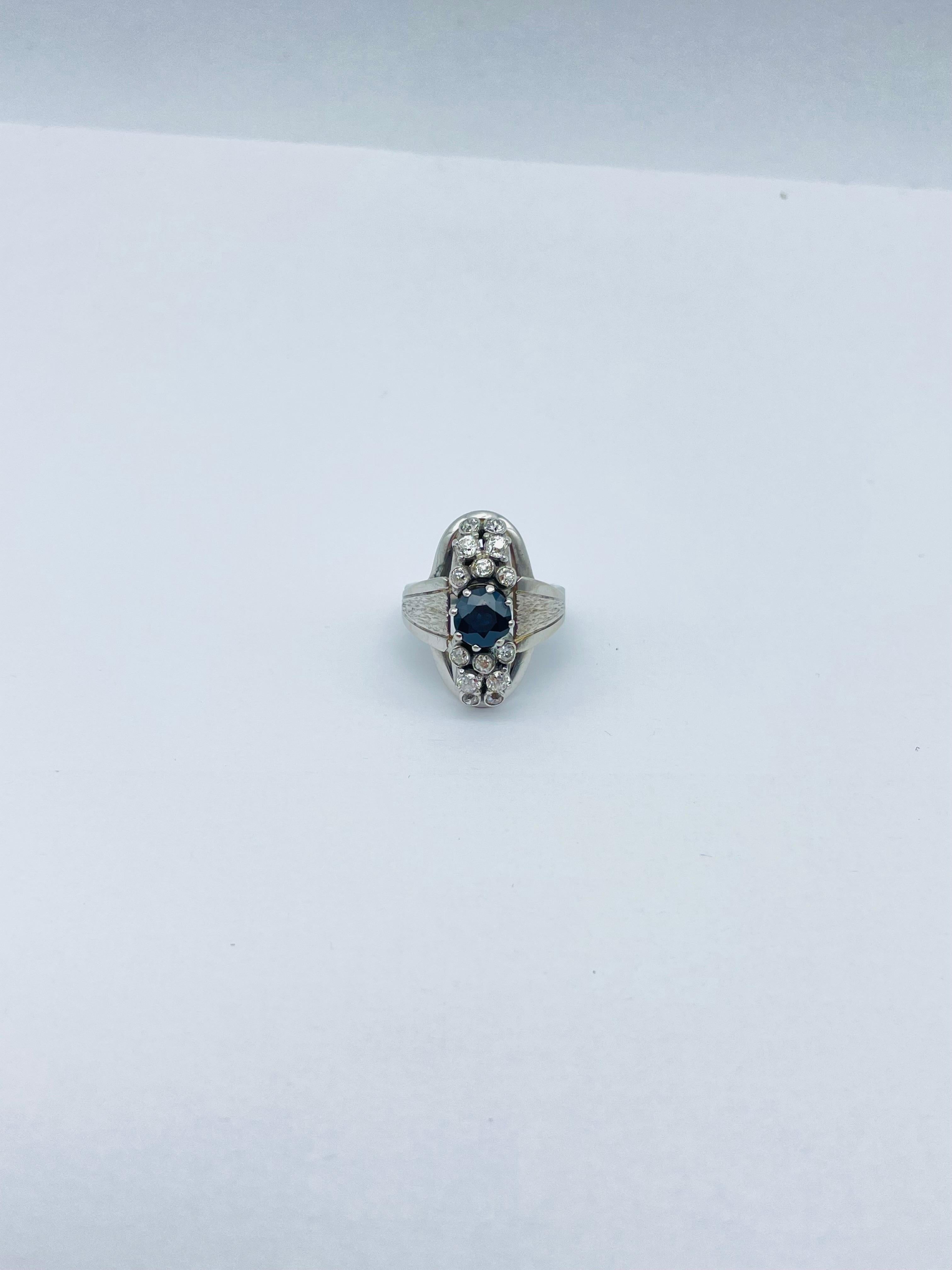 Noble 14k White Gold Ring with Diamonds In Good Condition For Sale In Berlin, BE