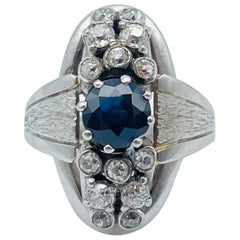 Nobler Ring aus 14 Karat Weißgold mit Diamanten