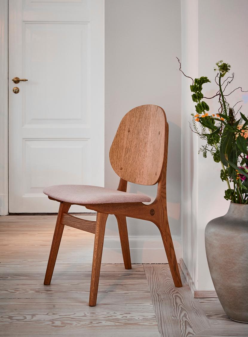 Textile Chaise Noble en hêtre laqué noir et rouge brique par Warm Nordic en vente