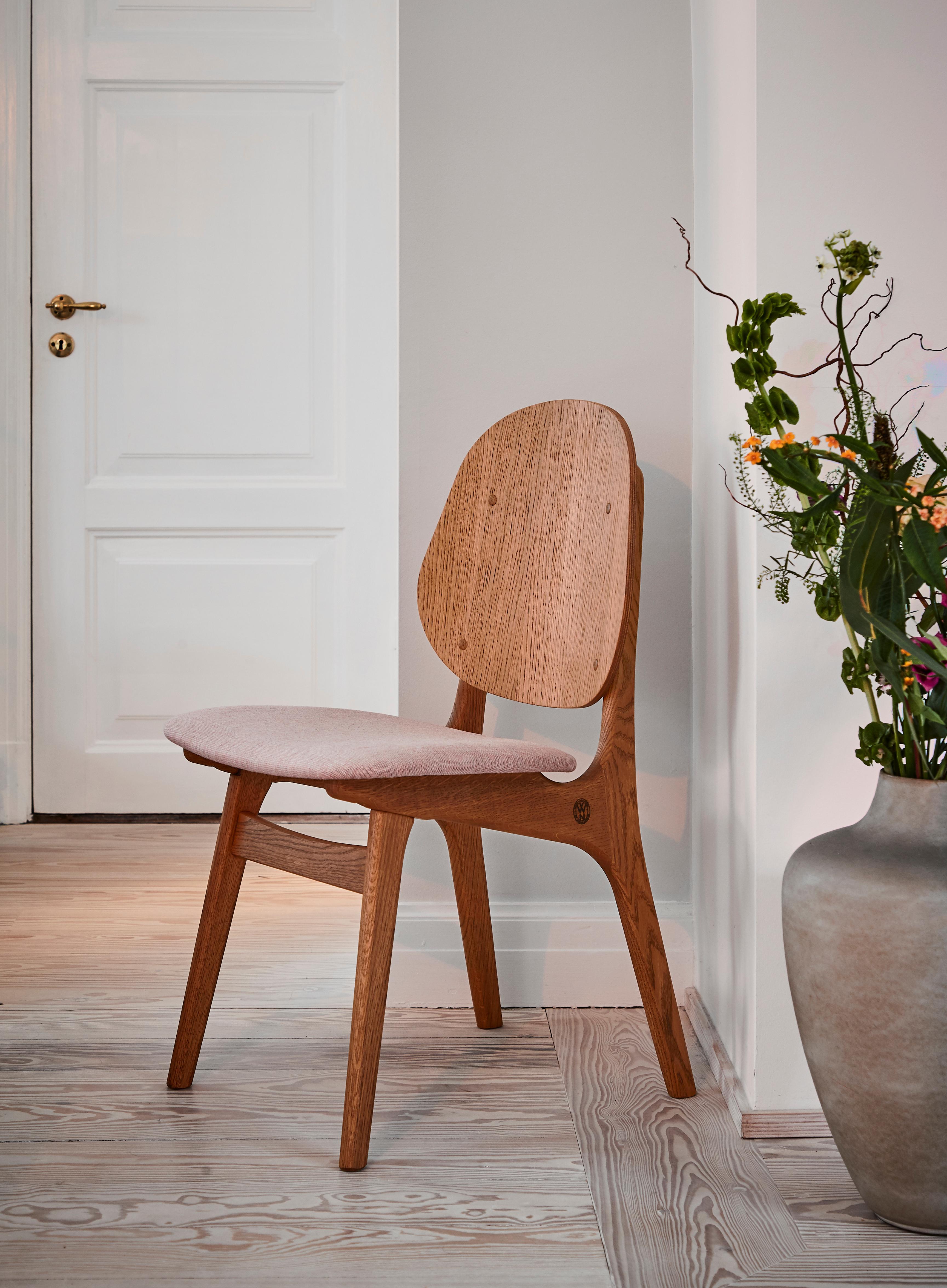 Chaise noble en chêne teck avec rembourrage:: par Arne Hovmand-Olsen de Warm Nordic en vente 18