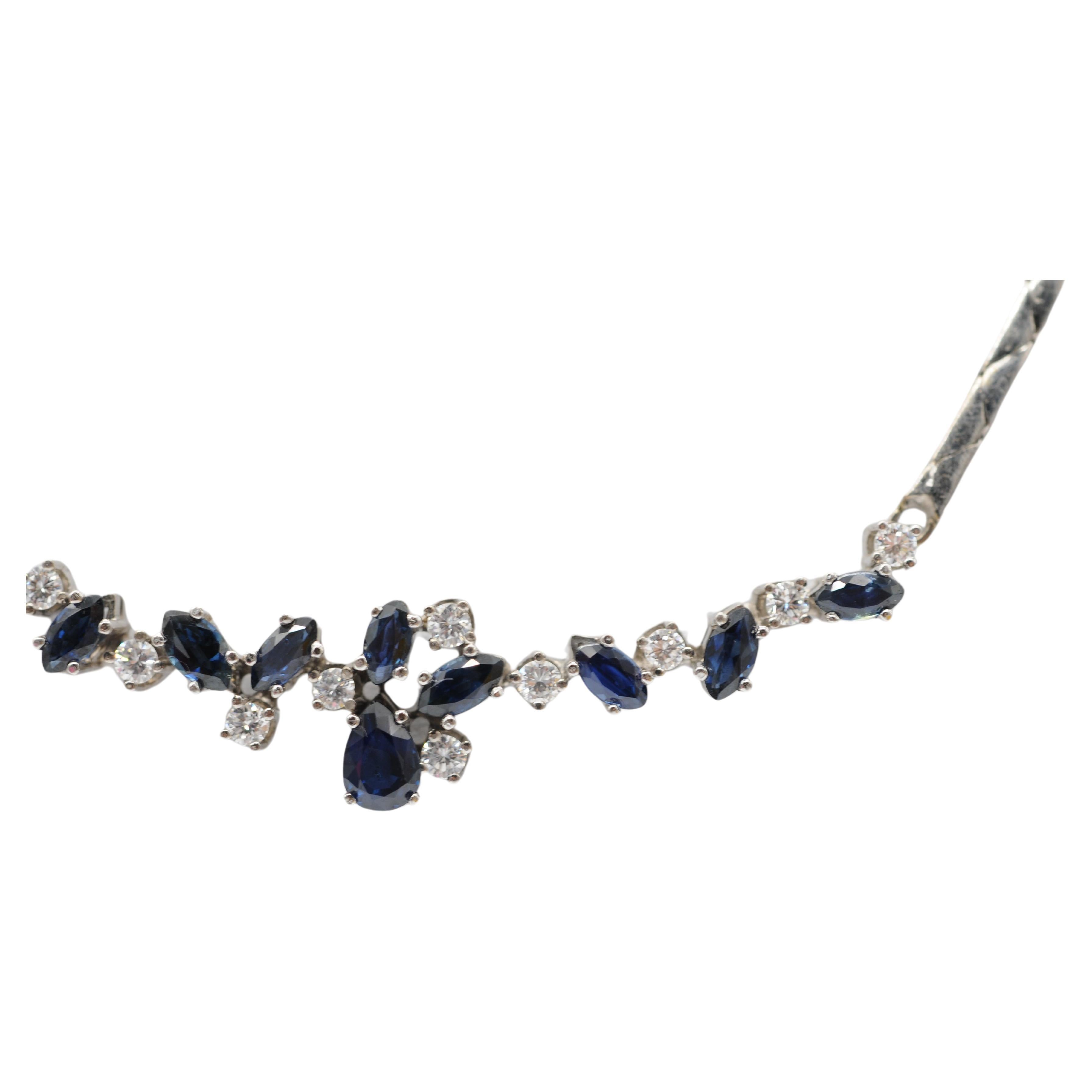 Aesthetic Movement Noble diamond blue sapphire necklace in 14k white gold For Sale