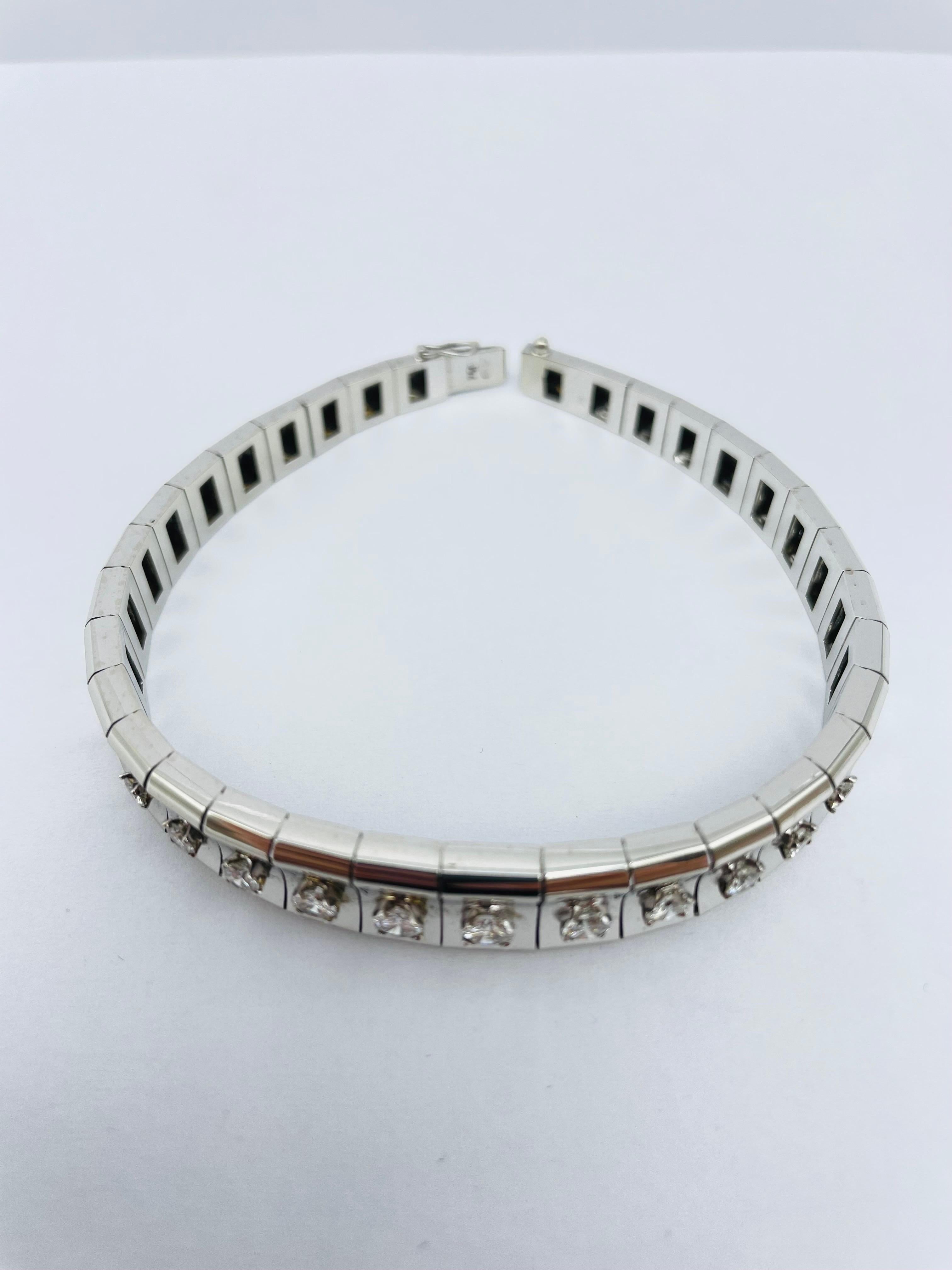 Bracelet en or blanc 18 carats et diamants nobles de 1,24 carat en vente 1