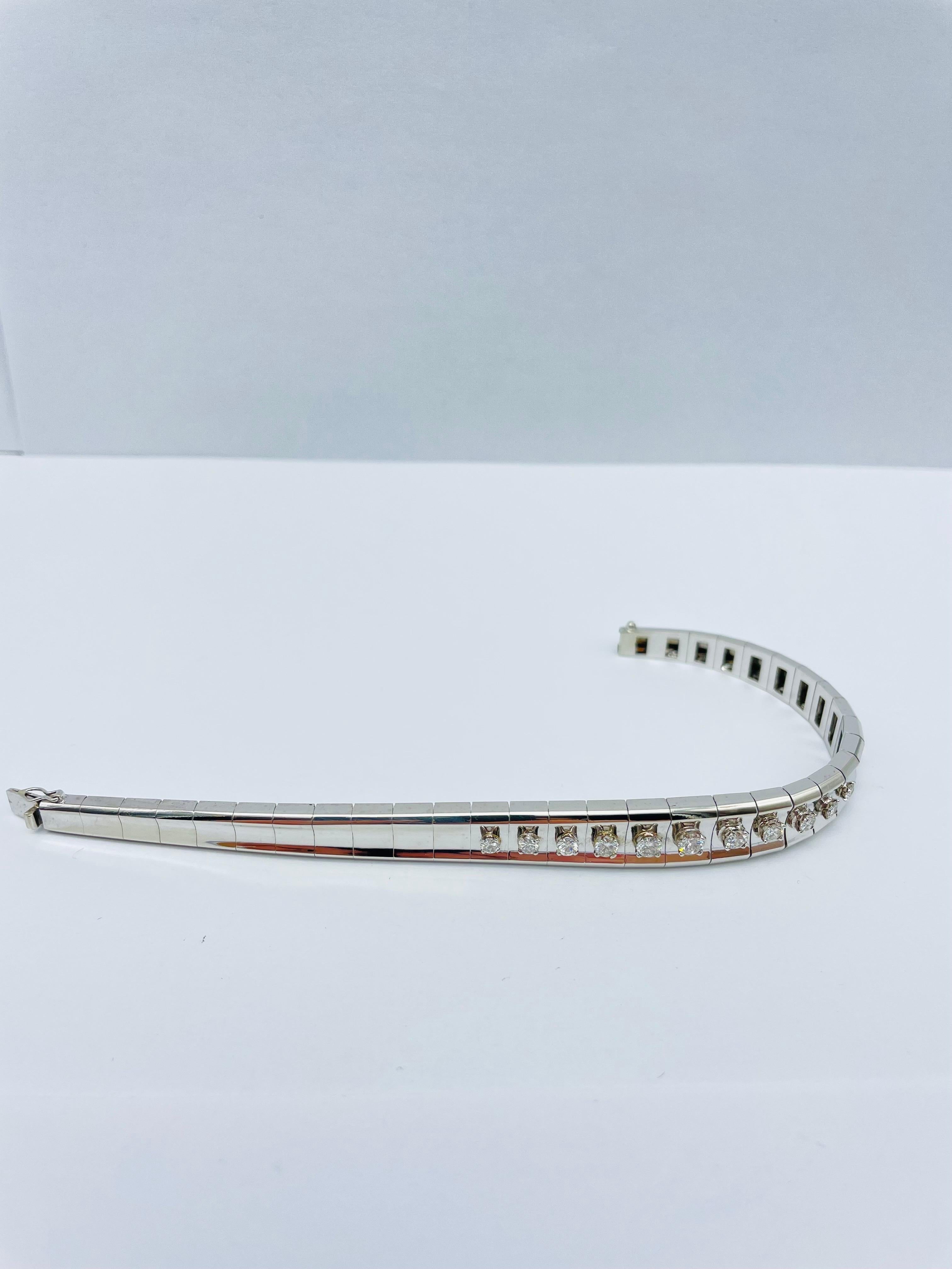 Noble Diamond Bracelet, 18k White Gold, 1.24 Carat For Sale 2