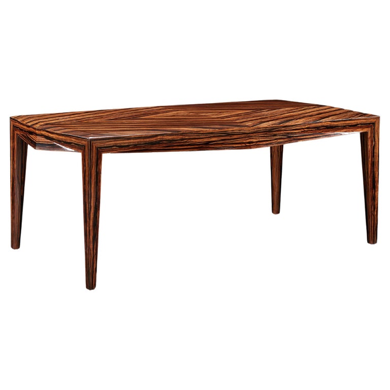 Noble dining table For Sale at 1stDibs