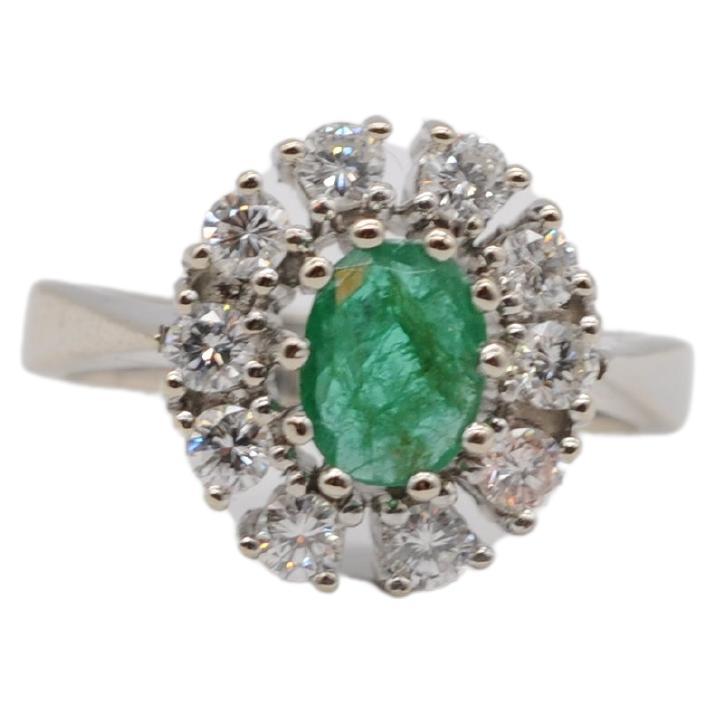 Women's or Men's Noble Emerald 14k white gold ring with 10 diamonds  For Sale