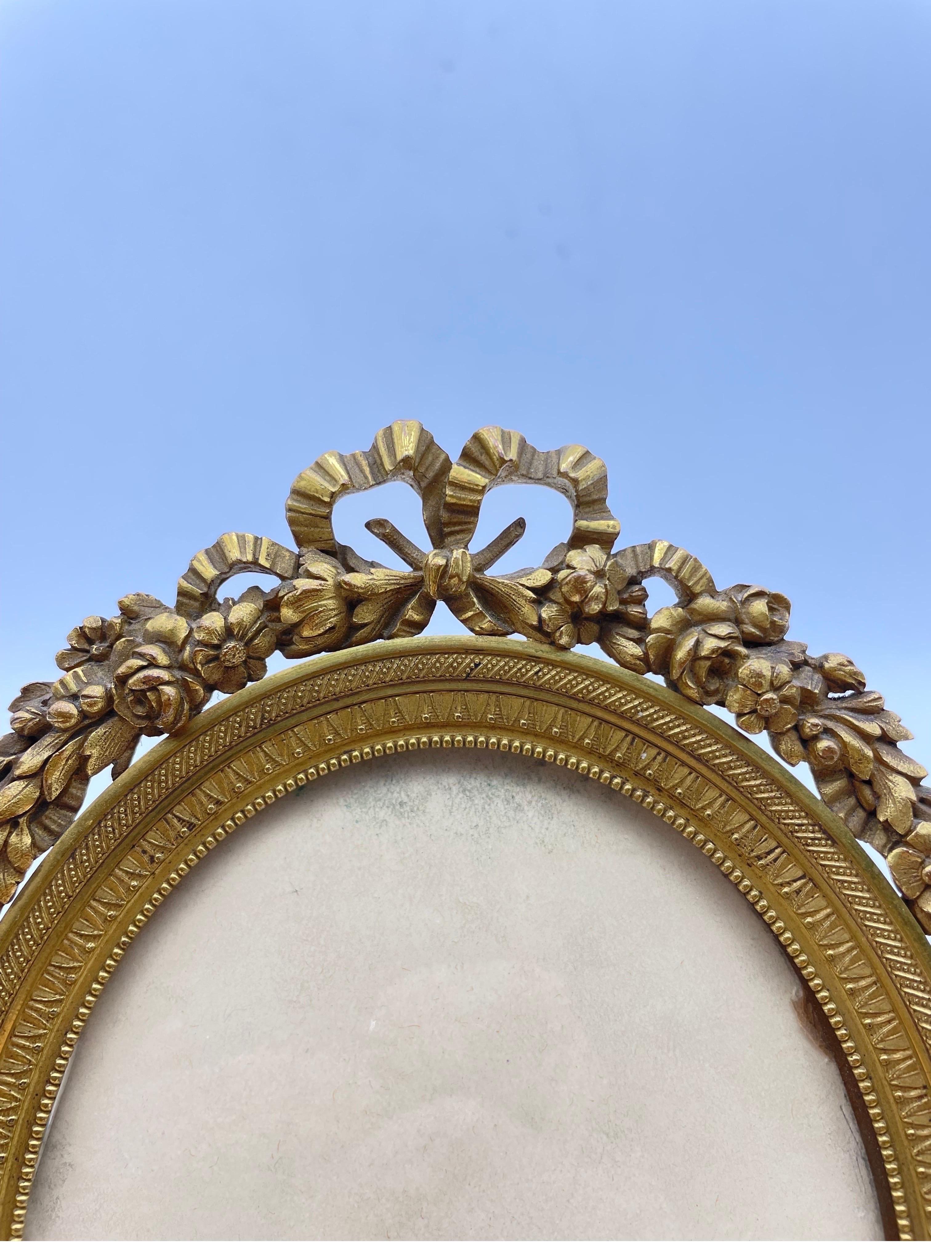 Noble Empire-Tisch-Bilderrahmen, Gold, Oval (Spätes 19. Jahrhundert) im Angebot