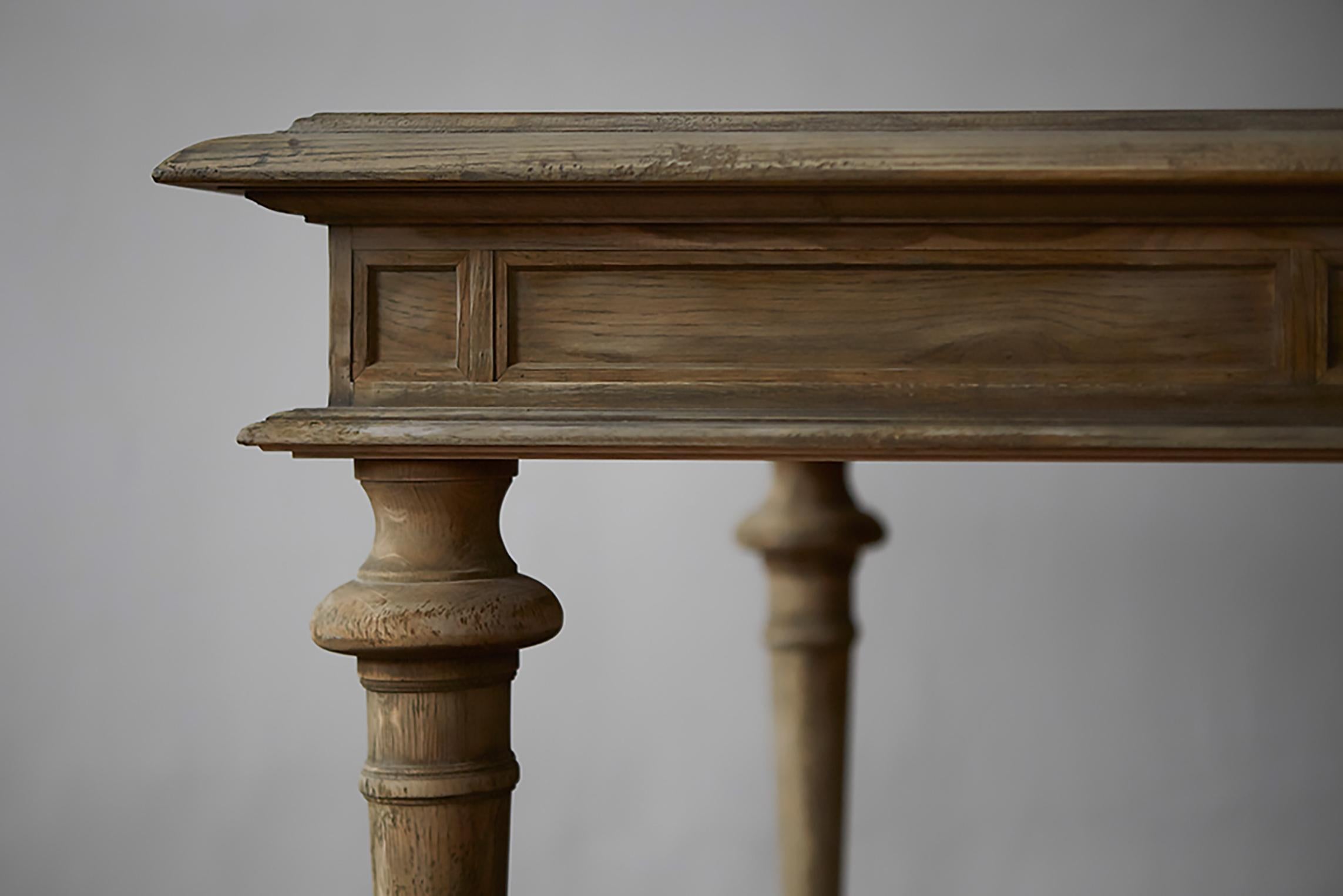 Woodwork Noble Grace Table