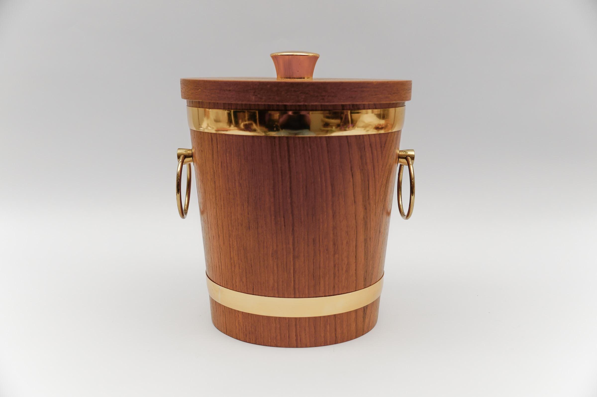 Mid-Century moderno Raffreddatore per vino in ottone e teak, 1960 Scandinavia in vendita