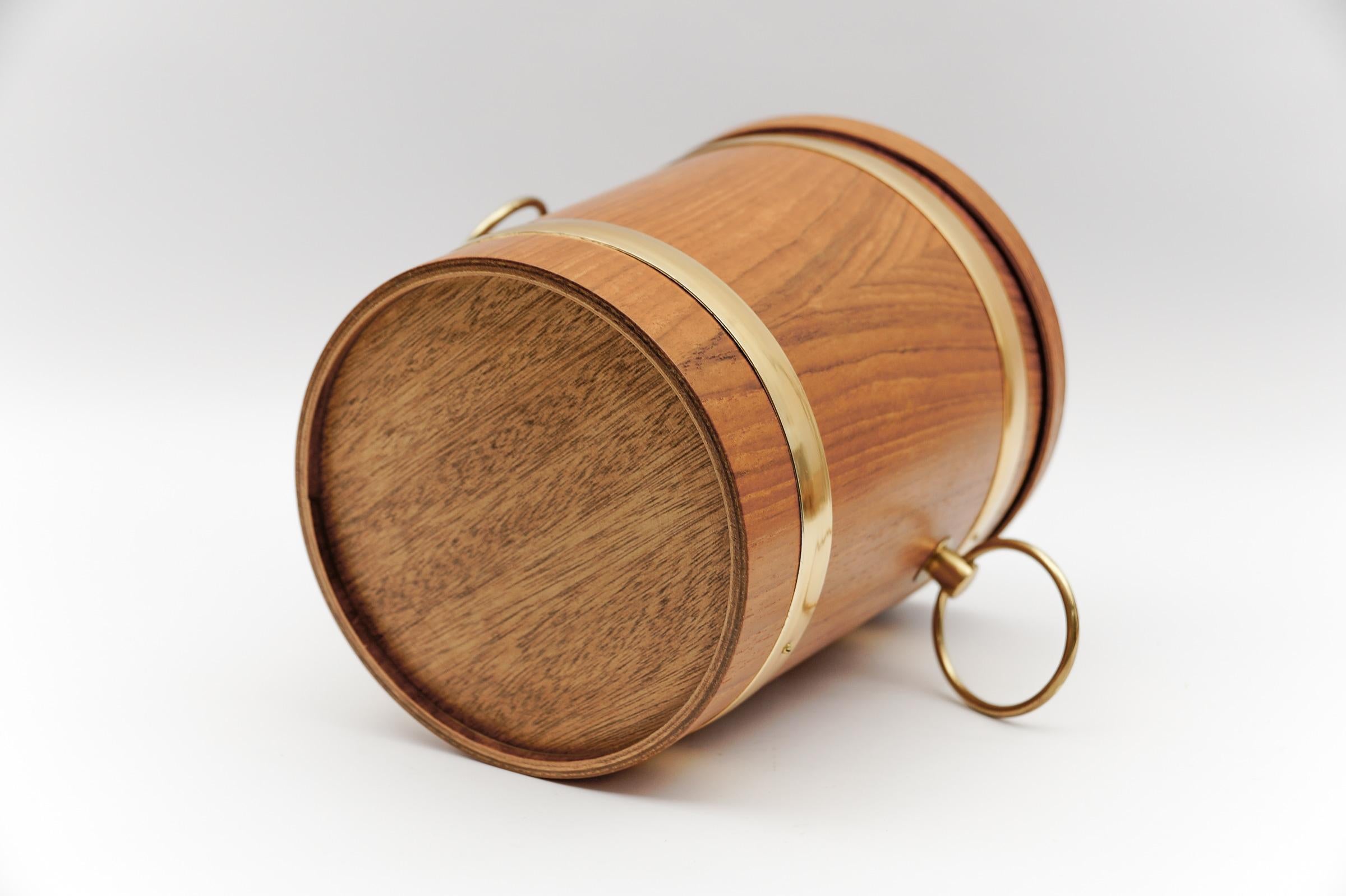 Raffreddatore per vino in ottone e teak, 1960 Scandinavia in vendita 1