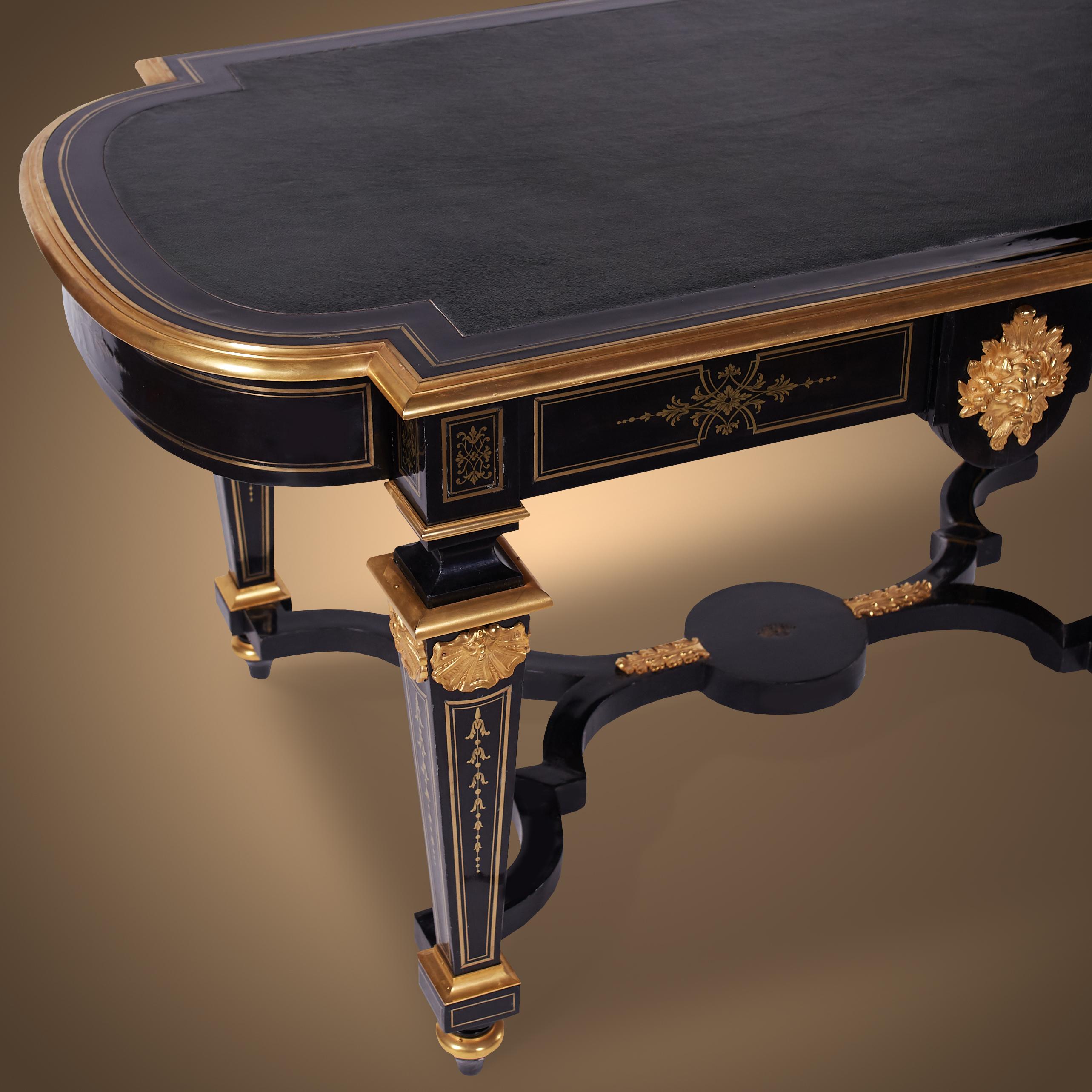 Noble Napoleon III French Ebony Antique Table Lacquer For Sale 1