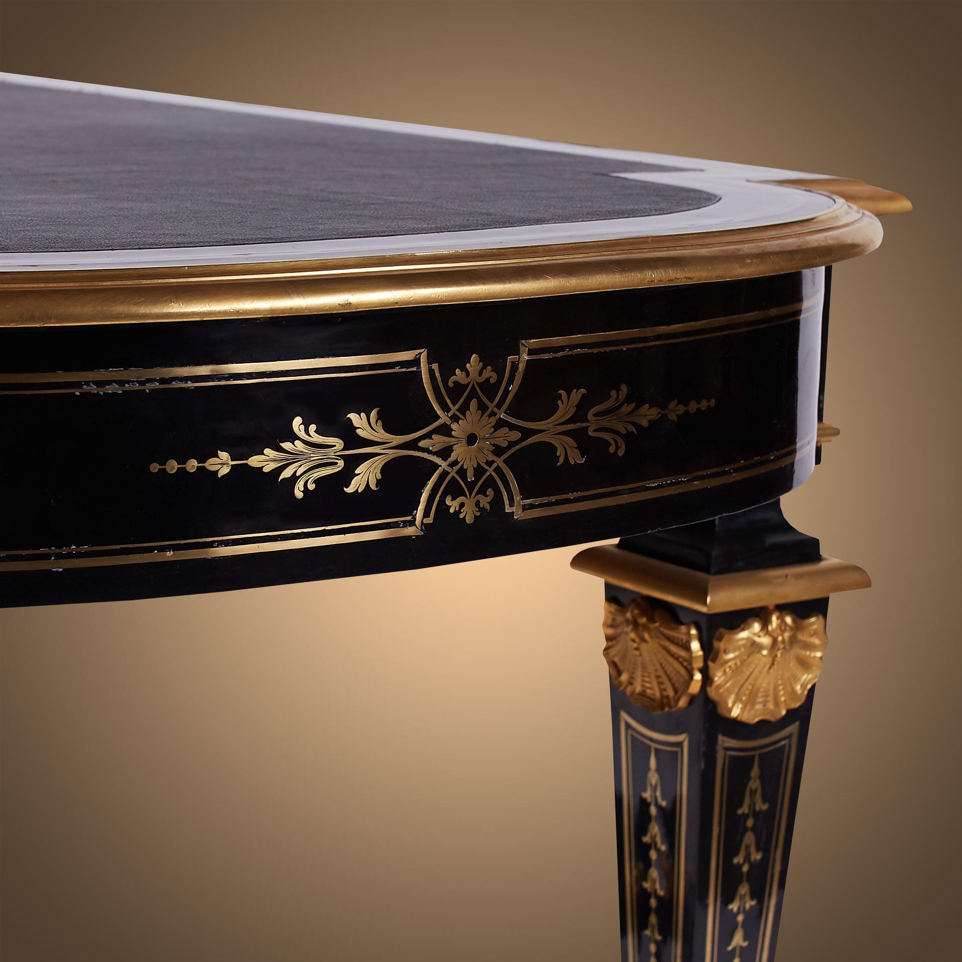 Noble table ancienne Napoléon III en ébène français laqué en vente 2