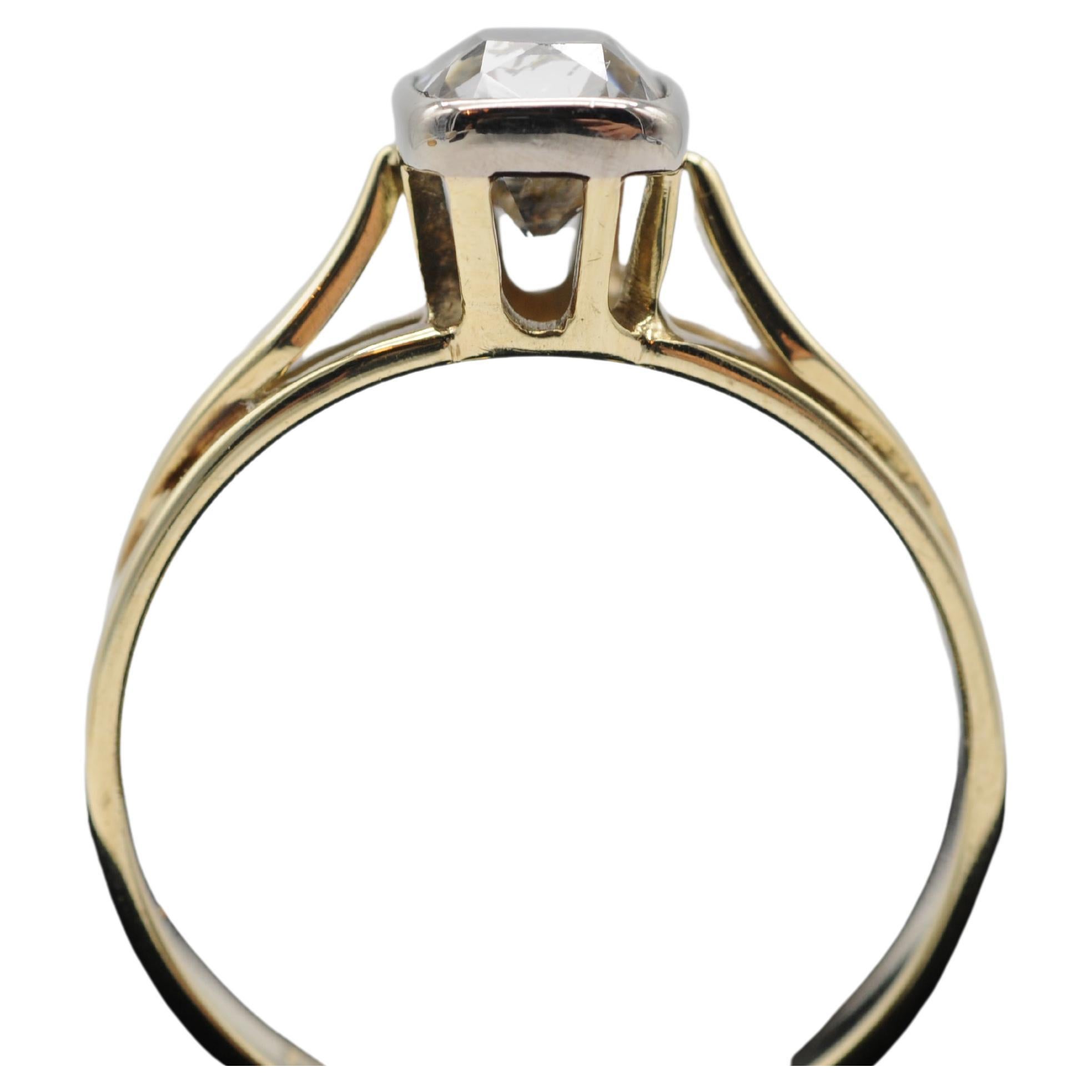 Nobler Ring aus altem Gelbgold mit einem Diamanten im alten europäischen Schliff deutscher Herkunft im Angebot 1
