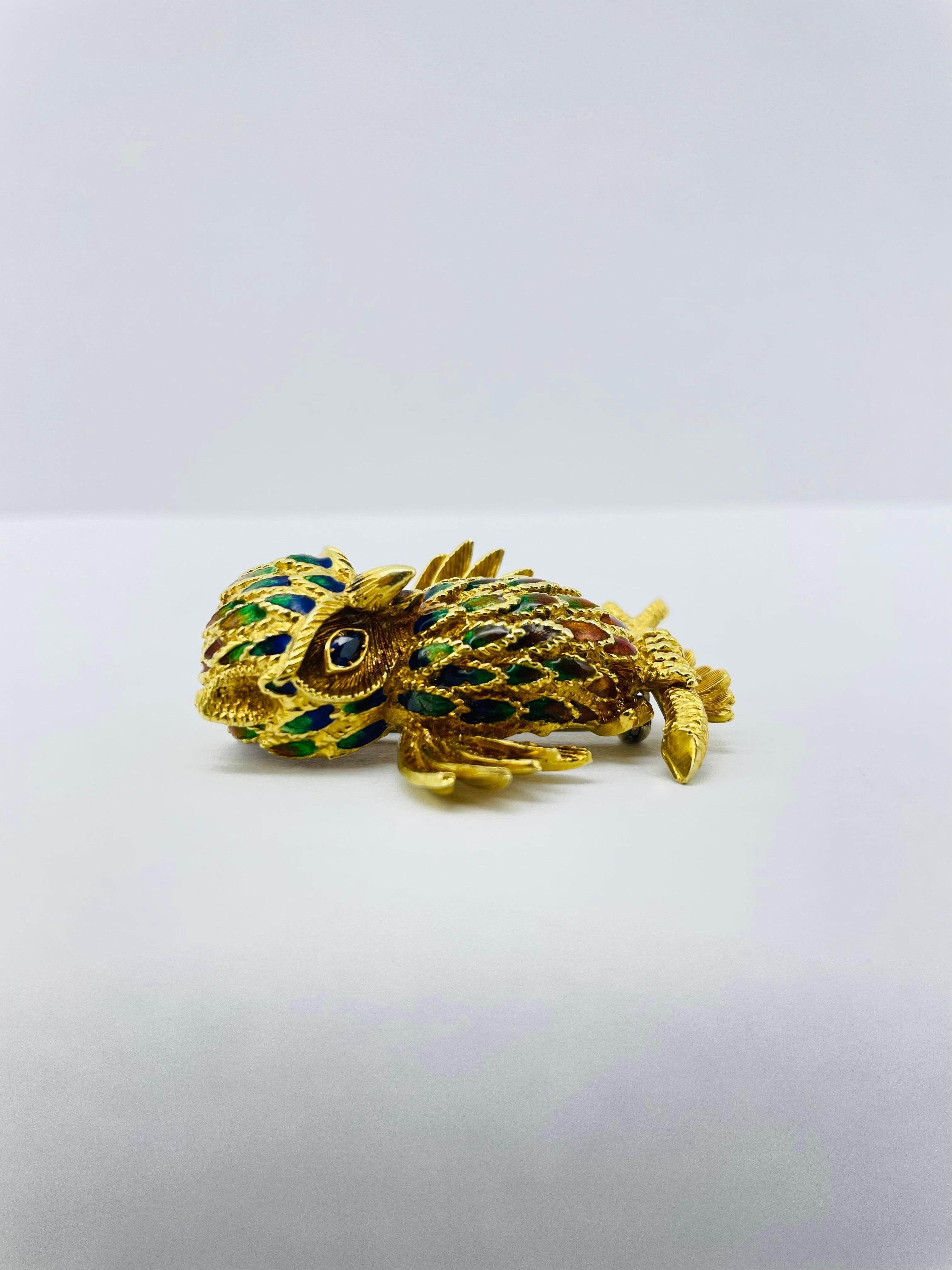 Noble Owl Brooch, 18k Yellow Gold For Sale 4