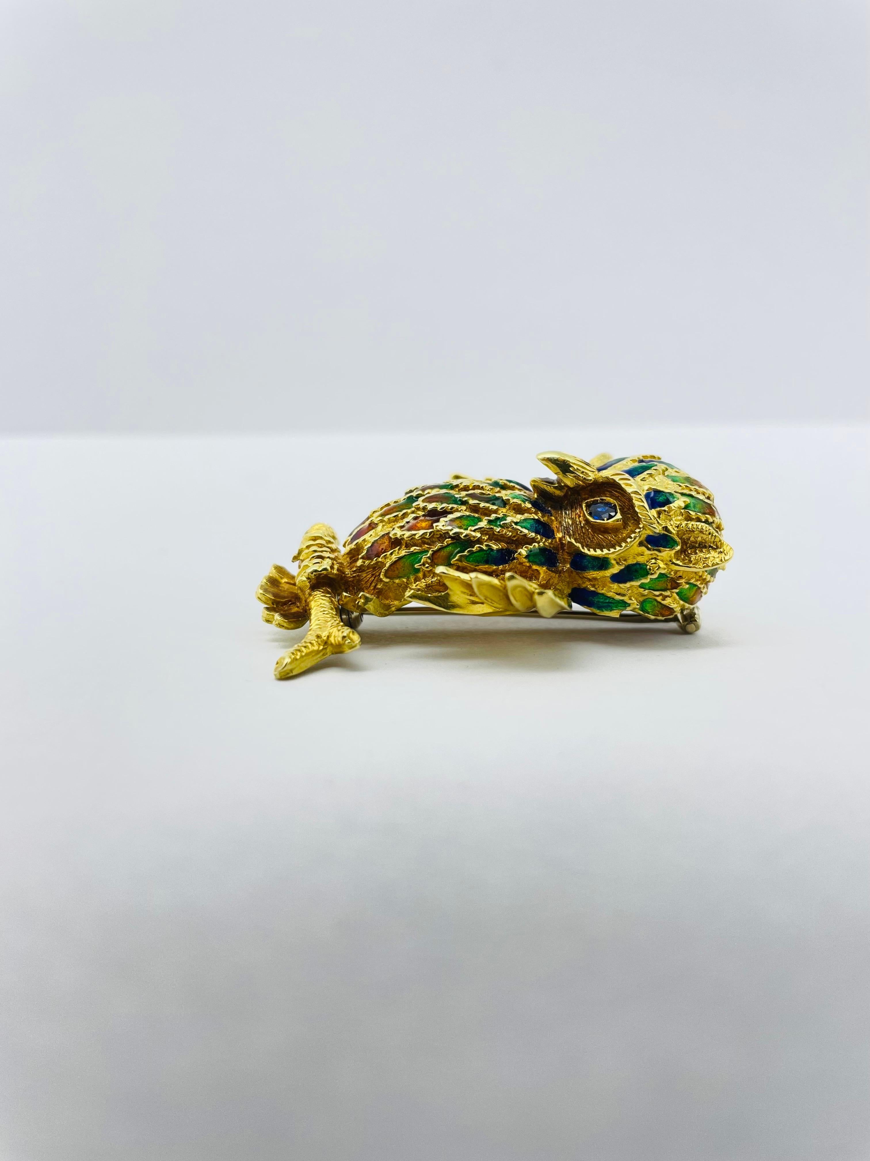Noble Owl Brooch, 18k Yellow Gold For Sale 6