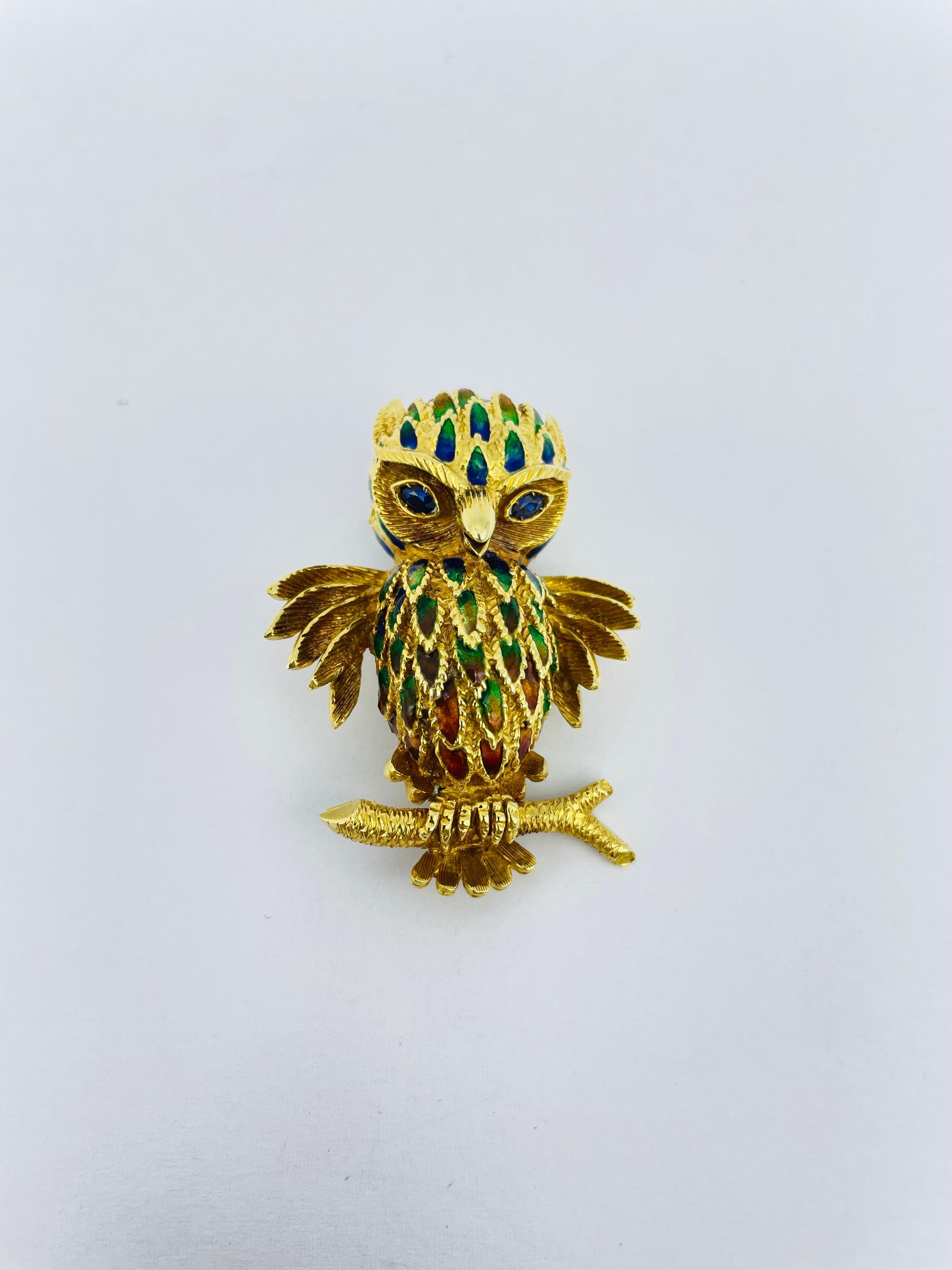 This exquisite owl brooch is a true masterpiece of craftsmanship and artistry. Made of 18k yellow gold, it is both elegant and charming. The owl's form is expertly crafted, with attention paid to every detail, from the wings to the feathers on its