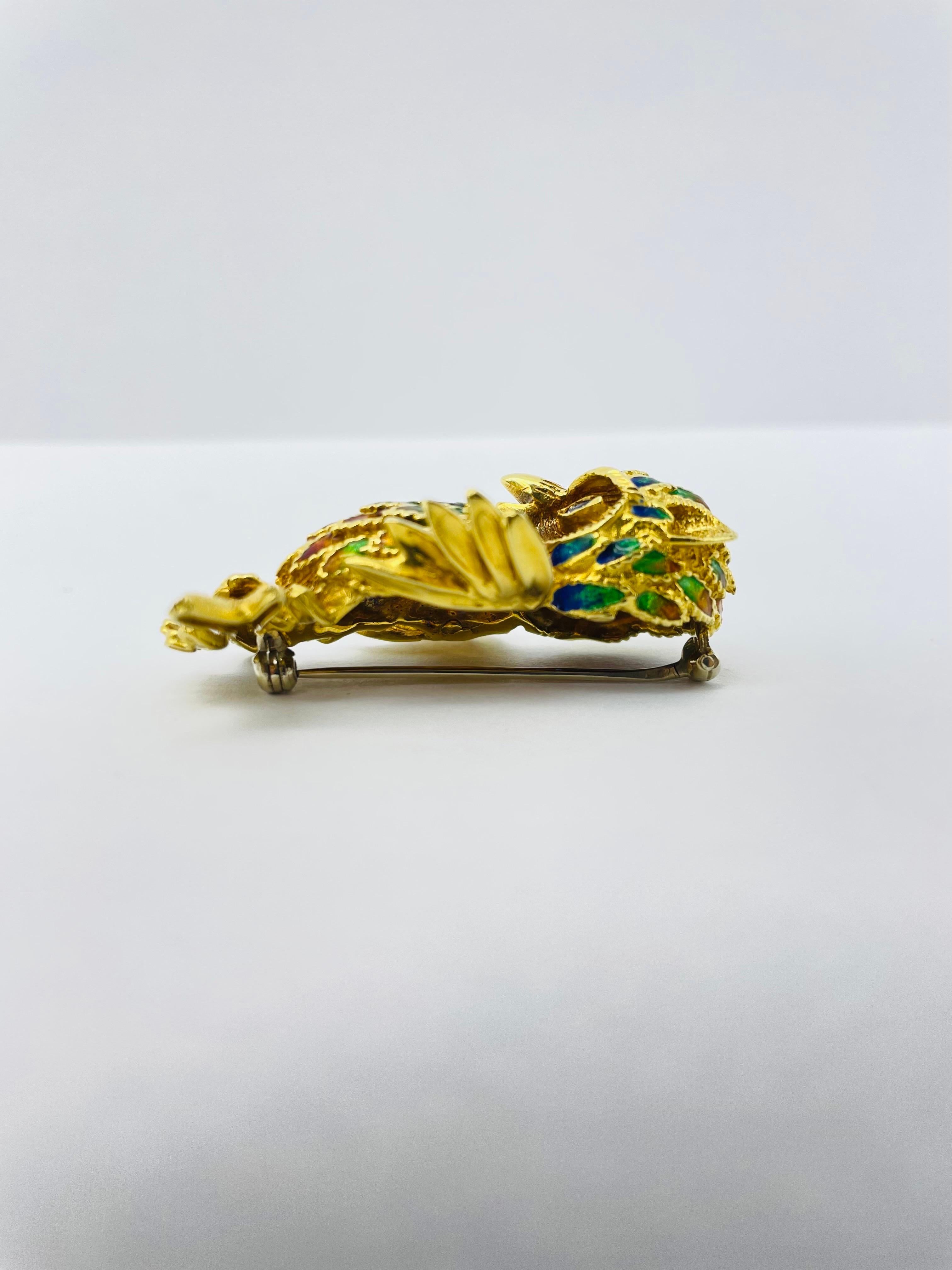 Women's or Men's Noble Owl Brooch, 18k Yellow Gold For Sale