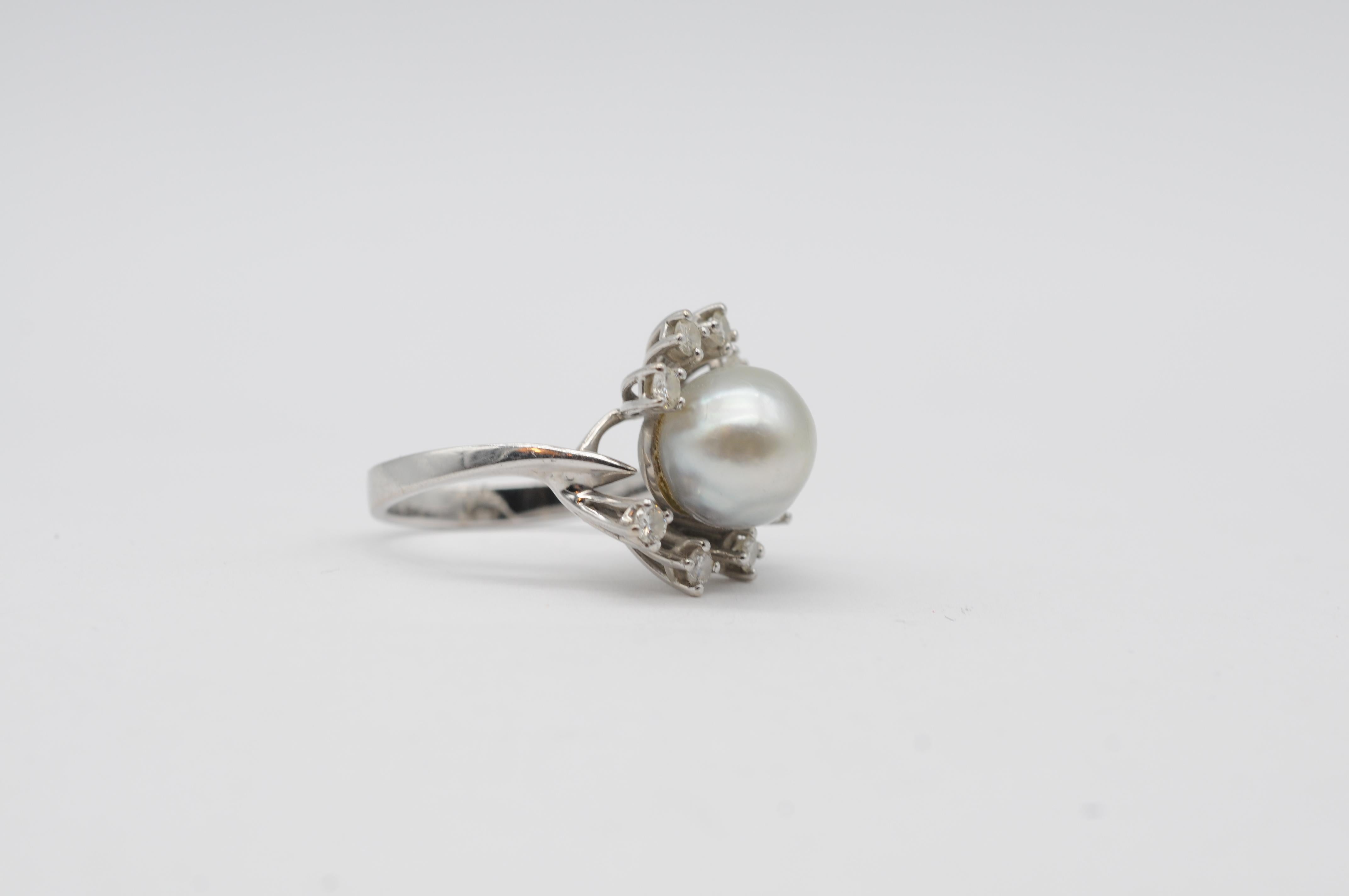 noble pearl and diamond ring in 14k white gold In Good Condition For Sale In Berlin, BE