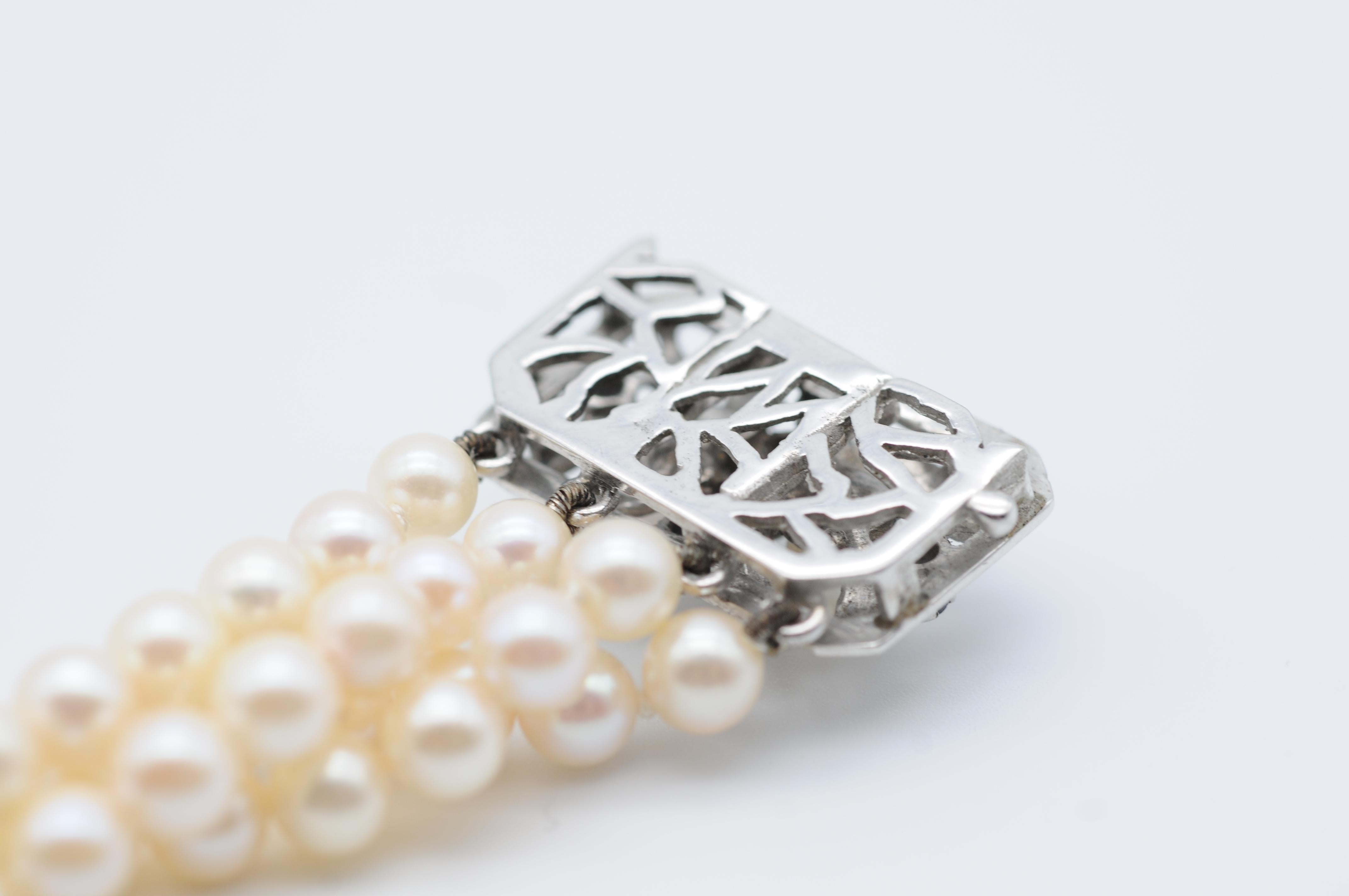 Bracelet de perles nobles, or blanc 14 carats et saphirs en vente 4