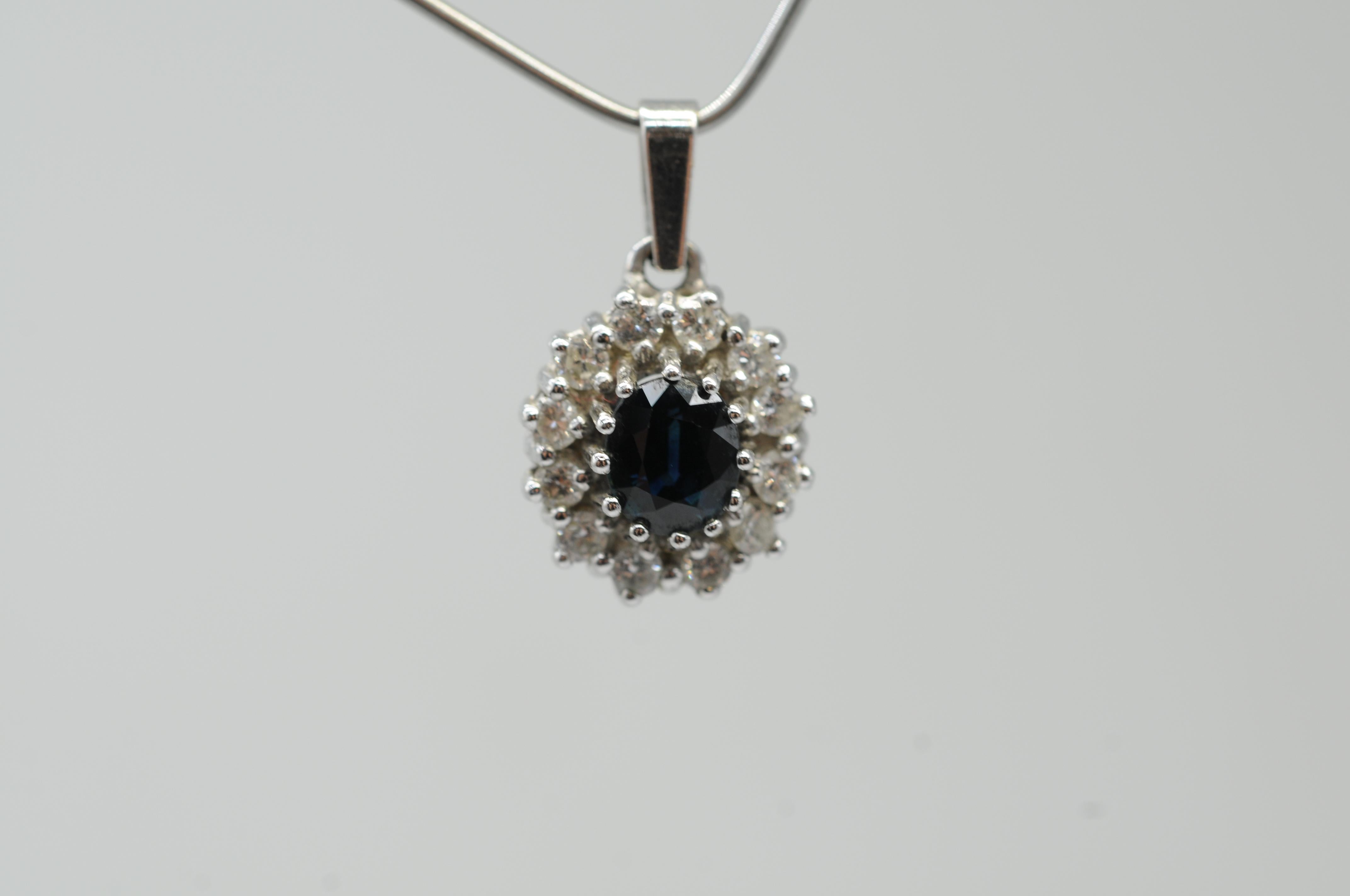 Noble Pendant with diamonds and sapphire in 14k whitegold For Sale 4