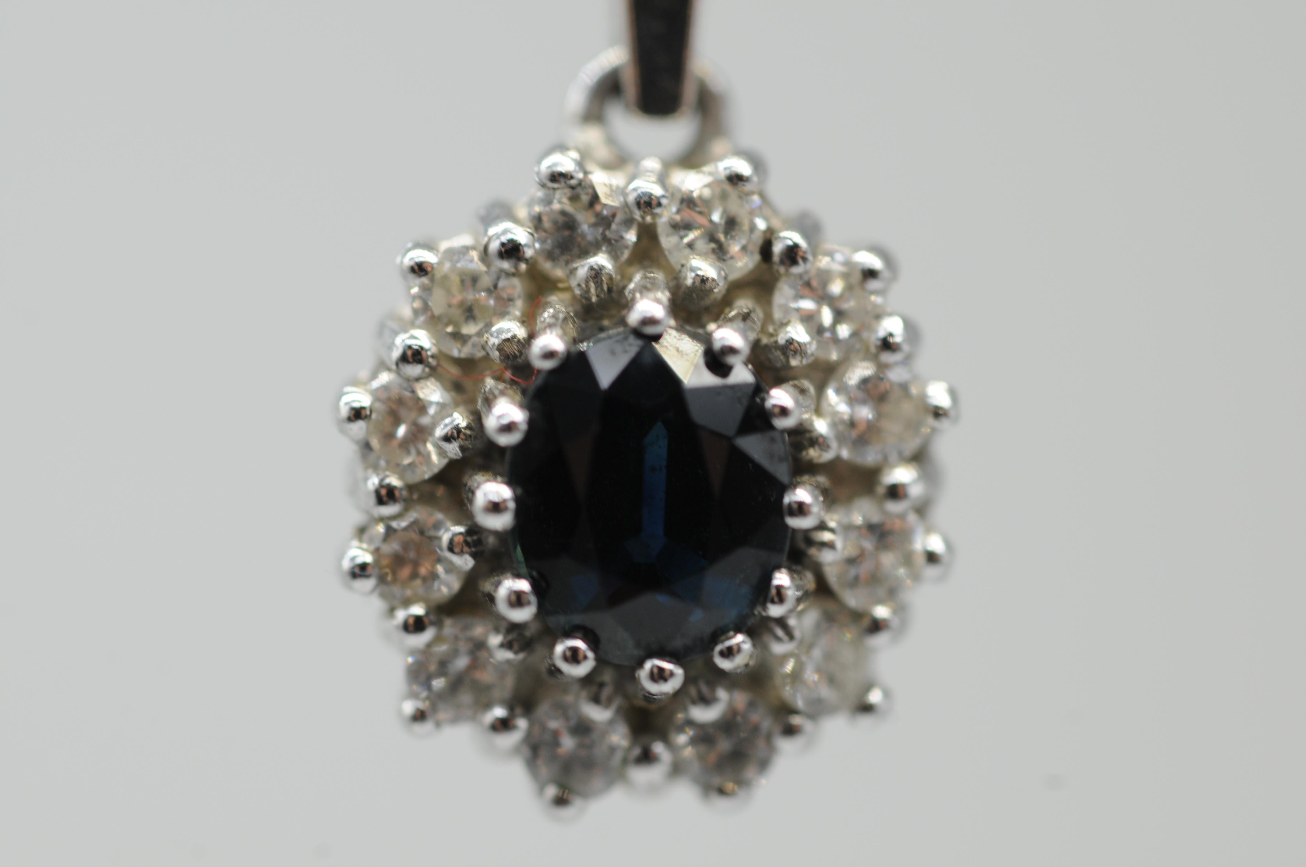Noble Pendant with diamonds and sapphire in 14k whitegold For Sale 5