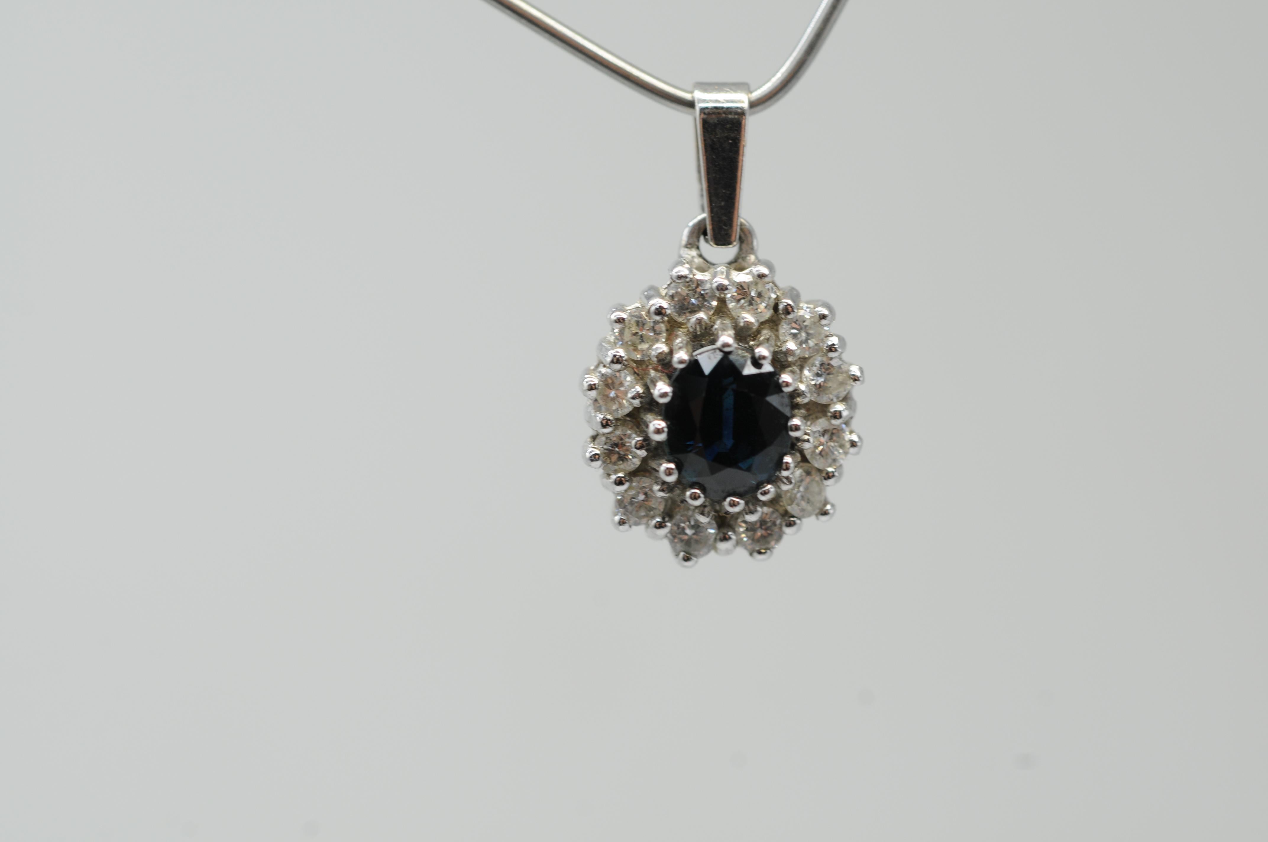 Noble Pendant with diamonds and sapphire in 14k whitegold For Sale 1