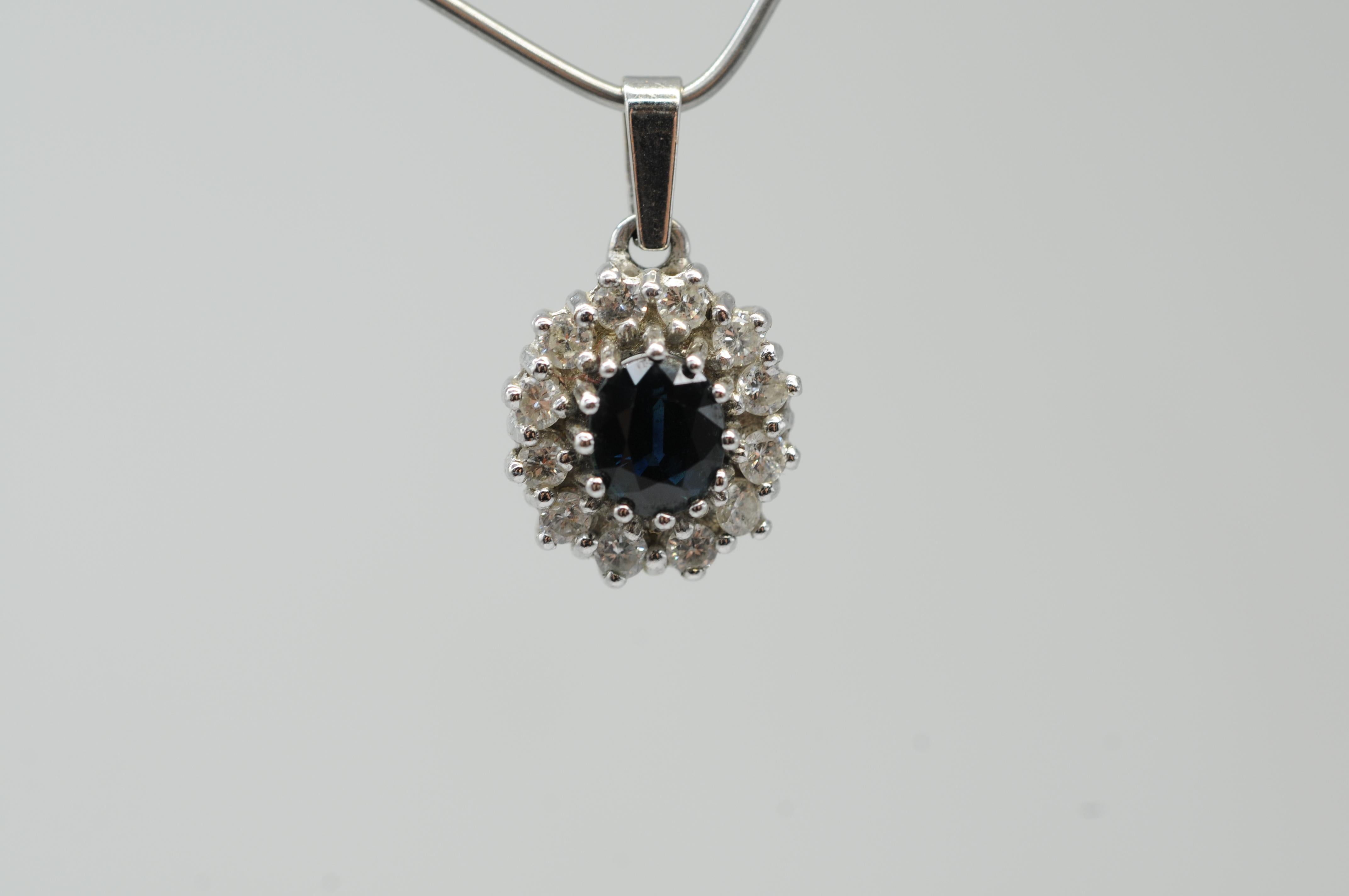 Noble Pendant with diamonds and sapphire in 14k whitegold For Sale 3