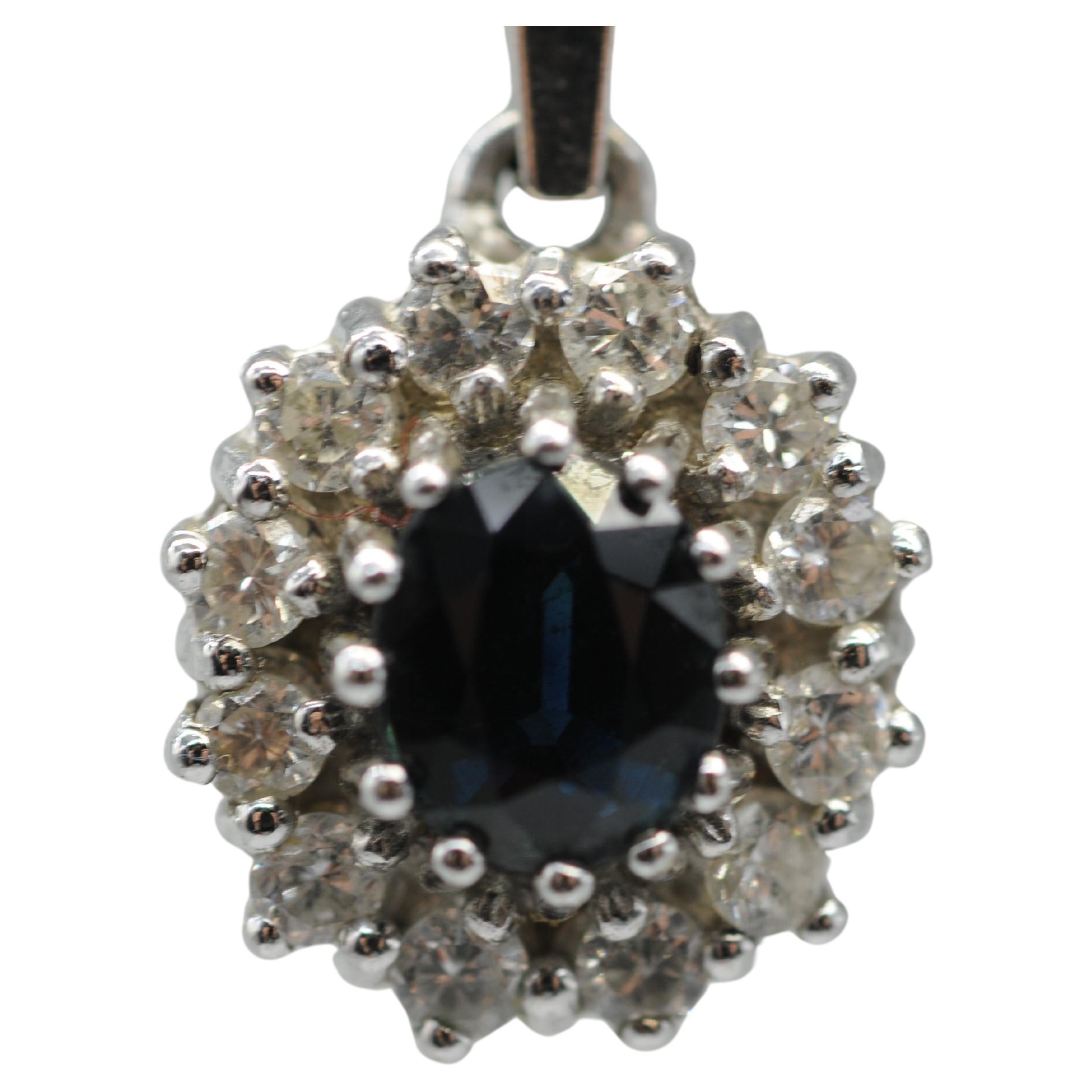 Noble Pendant with diamonds and sapphire in 14k whitegold For Sale