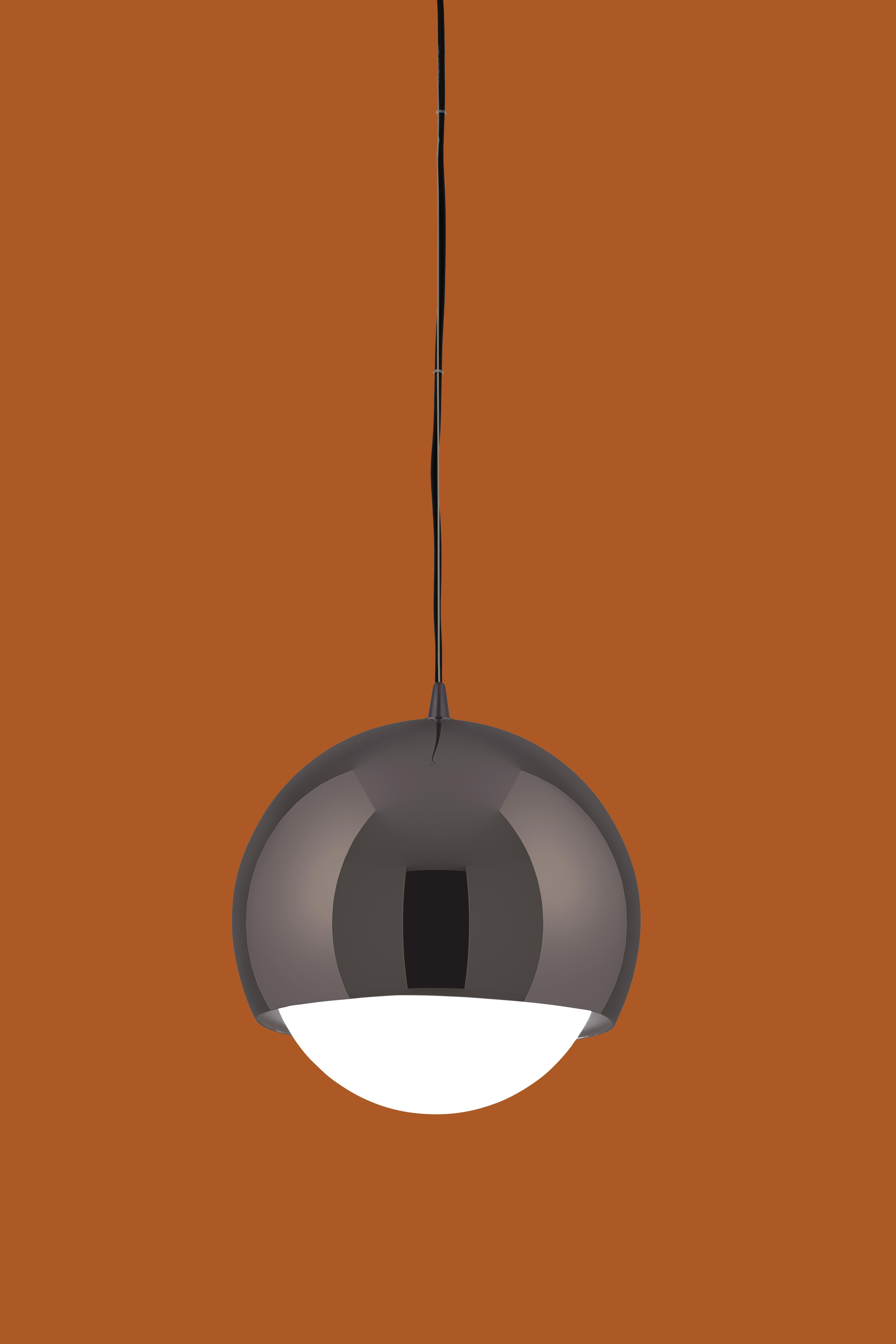 Lampada a sospensione Nobody Sphere in nichel nero di Euroluce Lampadari
Dimensioni: Ø 30 x H. 30 cm.
Materiali: Metallo e plexiglass.

Disponibile in diversi colori. I prezzi possono variare. Tutte le nostre lampade possono essere cablate a seconda