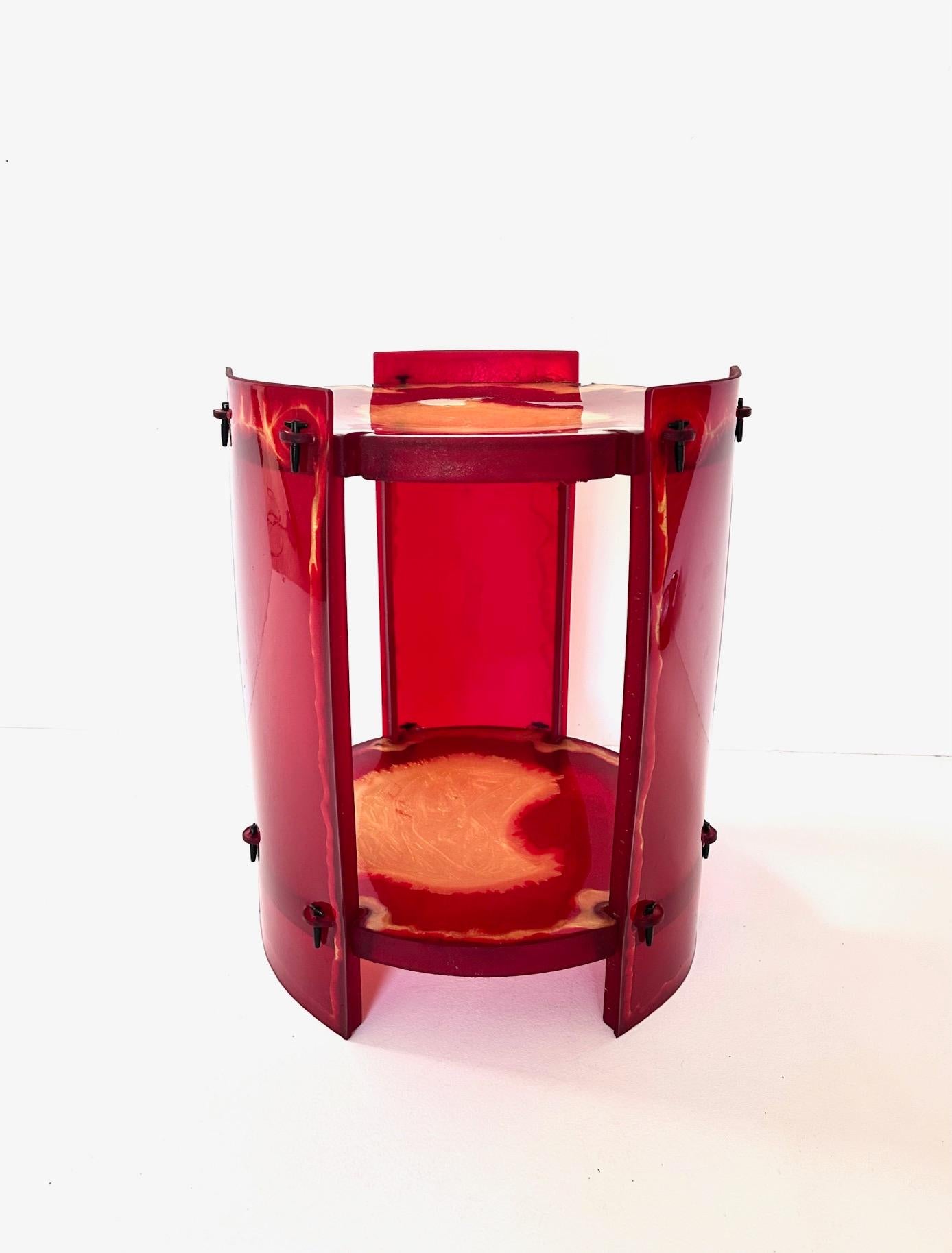 Low Table Nobody's Round

Collection'S S'il n'y a personne de parfait  Italie, 2002
Réalisé par Zerodesign
signé et daté : 07 05 02
Résine polyuréthane colorée

bonne condition

d 41 x h 47 cm
d 16.1 x h 18.5 in