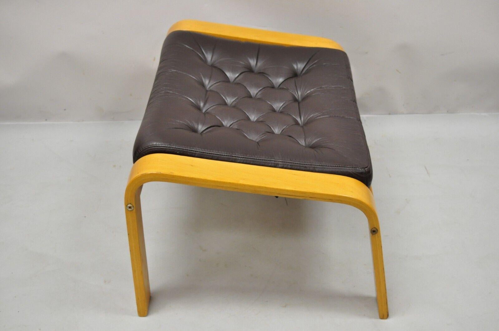 Noboru Nakamura Vintage Poang Bentwood Brown Tufted Leather Ottoman In Good Condition For Sale In Philadelphia, PA