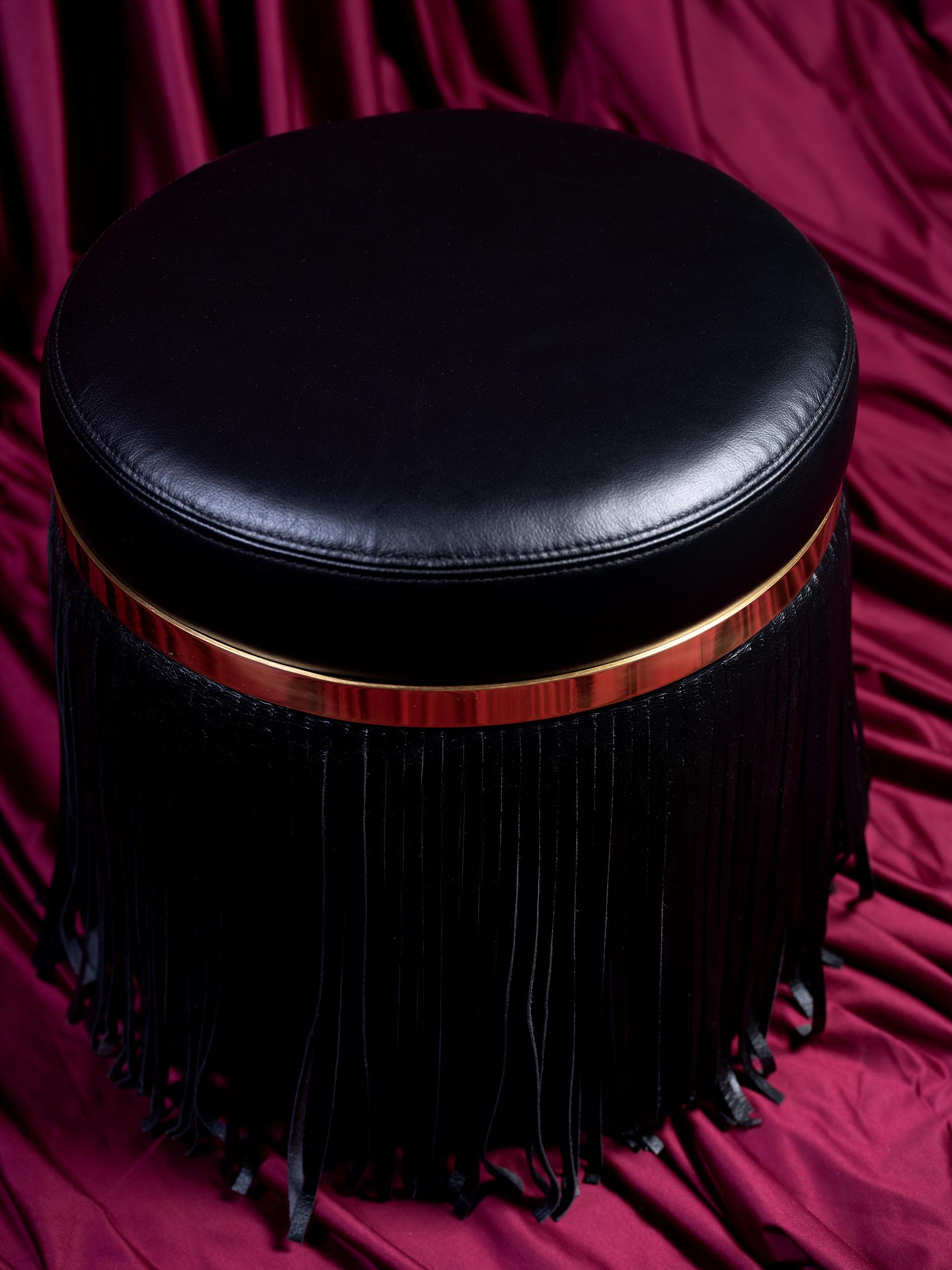 Pouf Nobu en cuir noir en vente 4