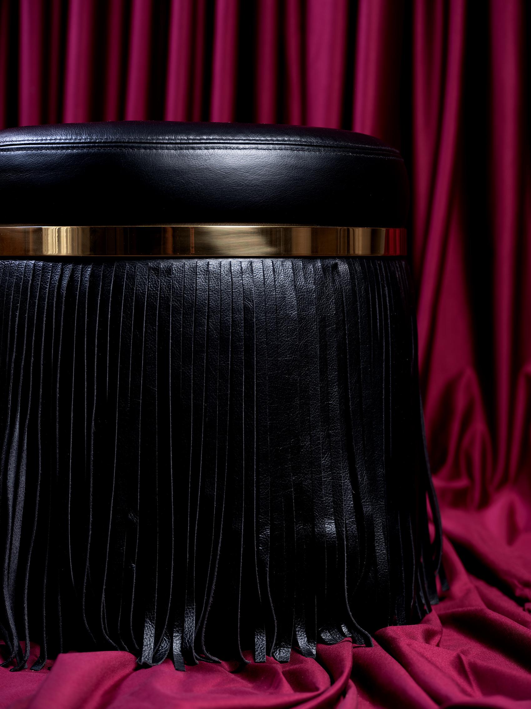 Pouf Nobu en cuir noir en vente 3