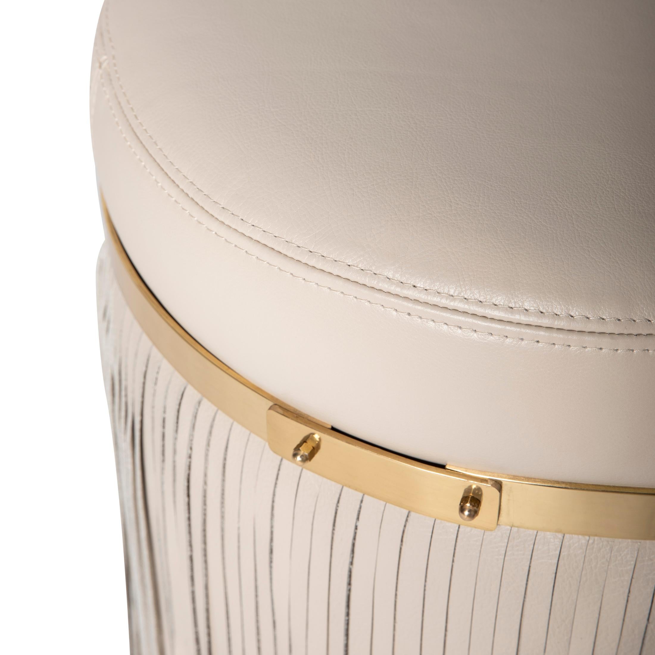 Ottomana Nobu in pelle color crema A. Stone In condizioni Nuovo in vendita a New York, NY