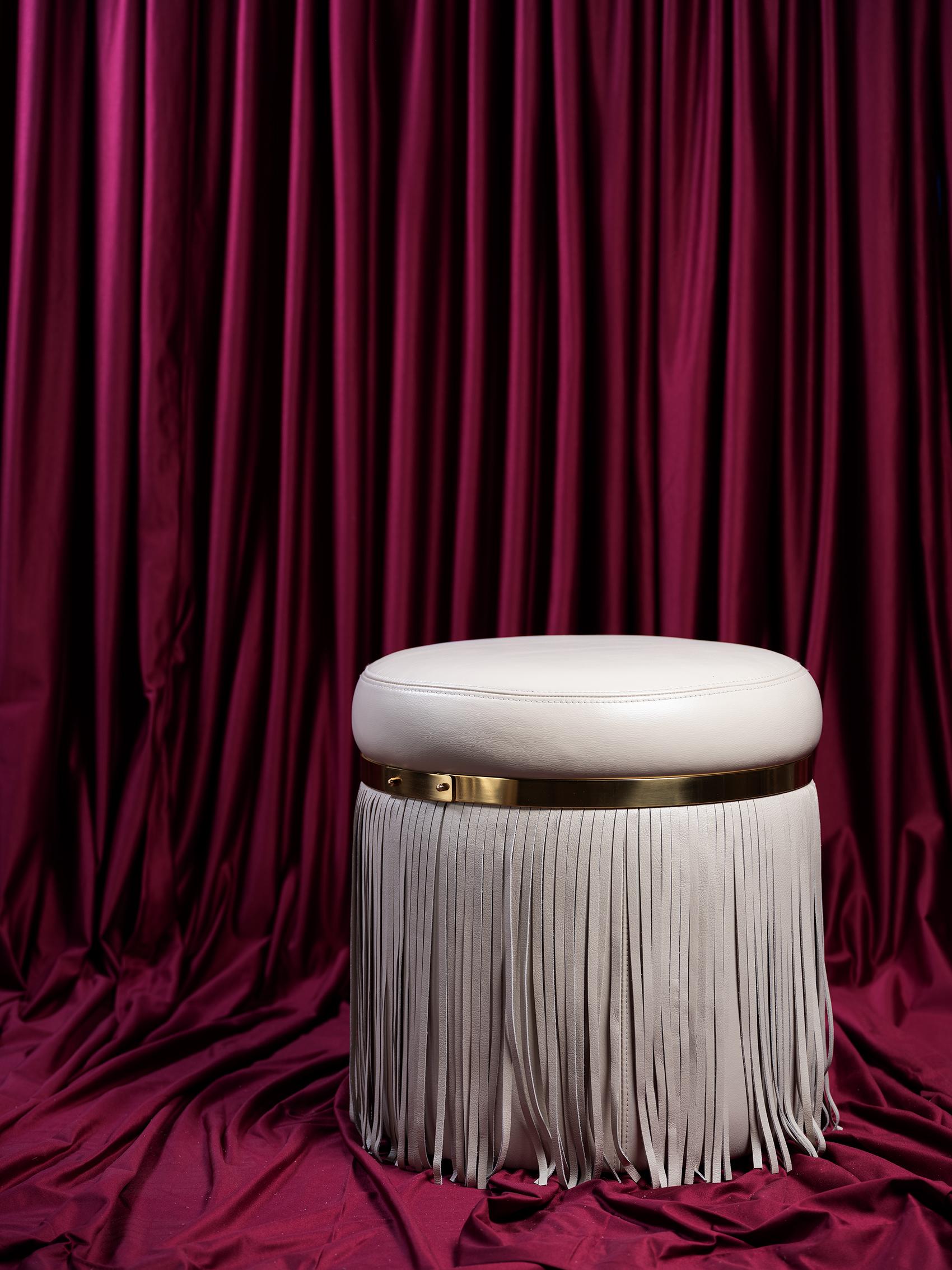 XXI secolo e contemporaneo Ottomana Nobu in pelle color crema A. Stone in vendita