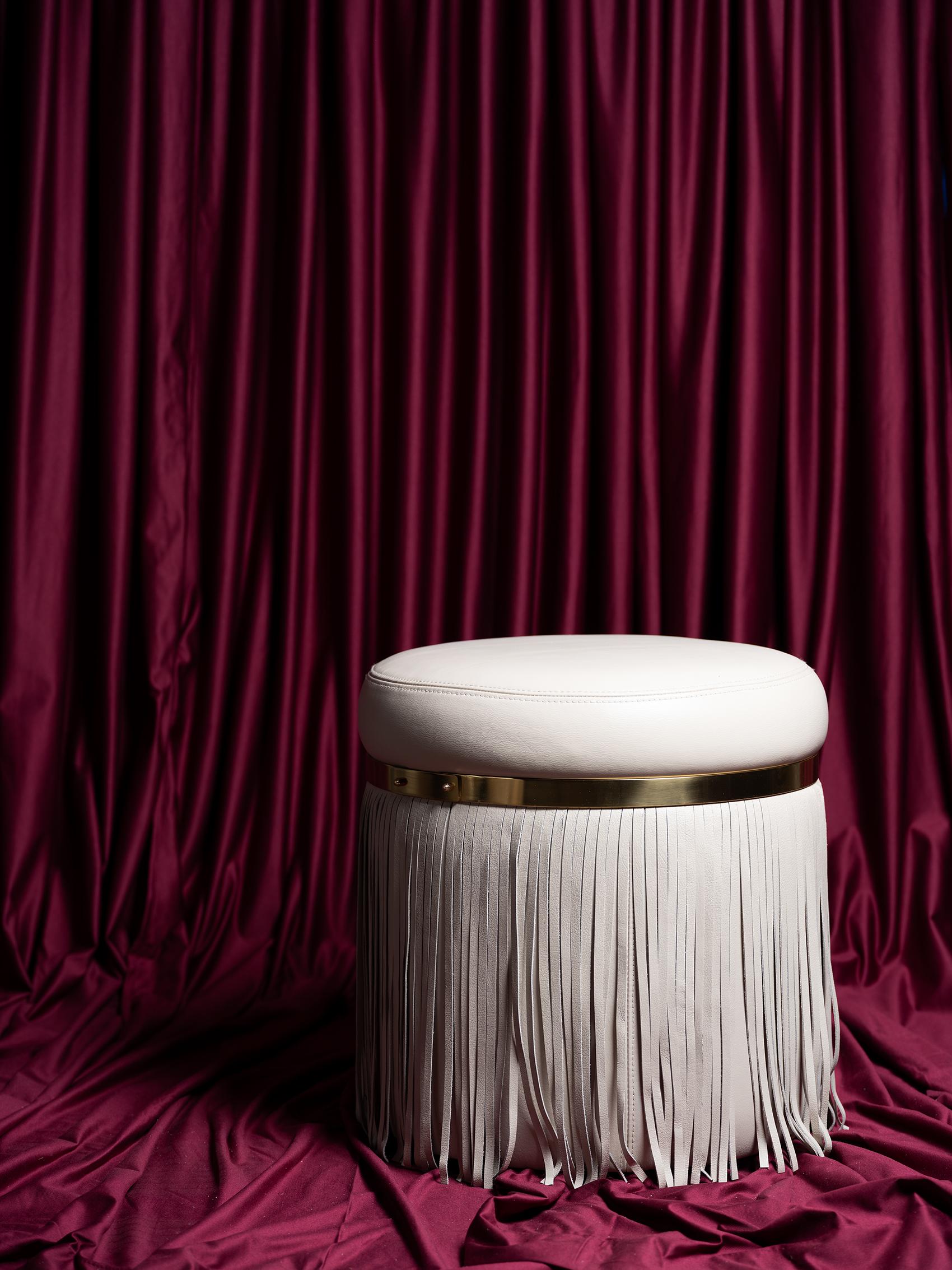 Pelle Ottomana Nobu in pelle color crema A. Stone in vendita