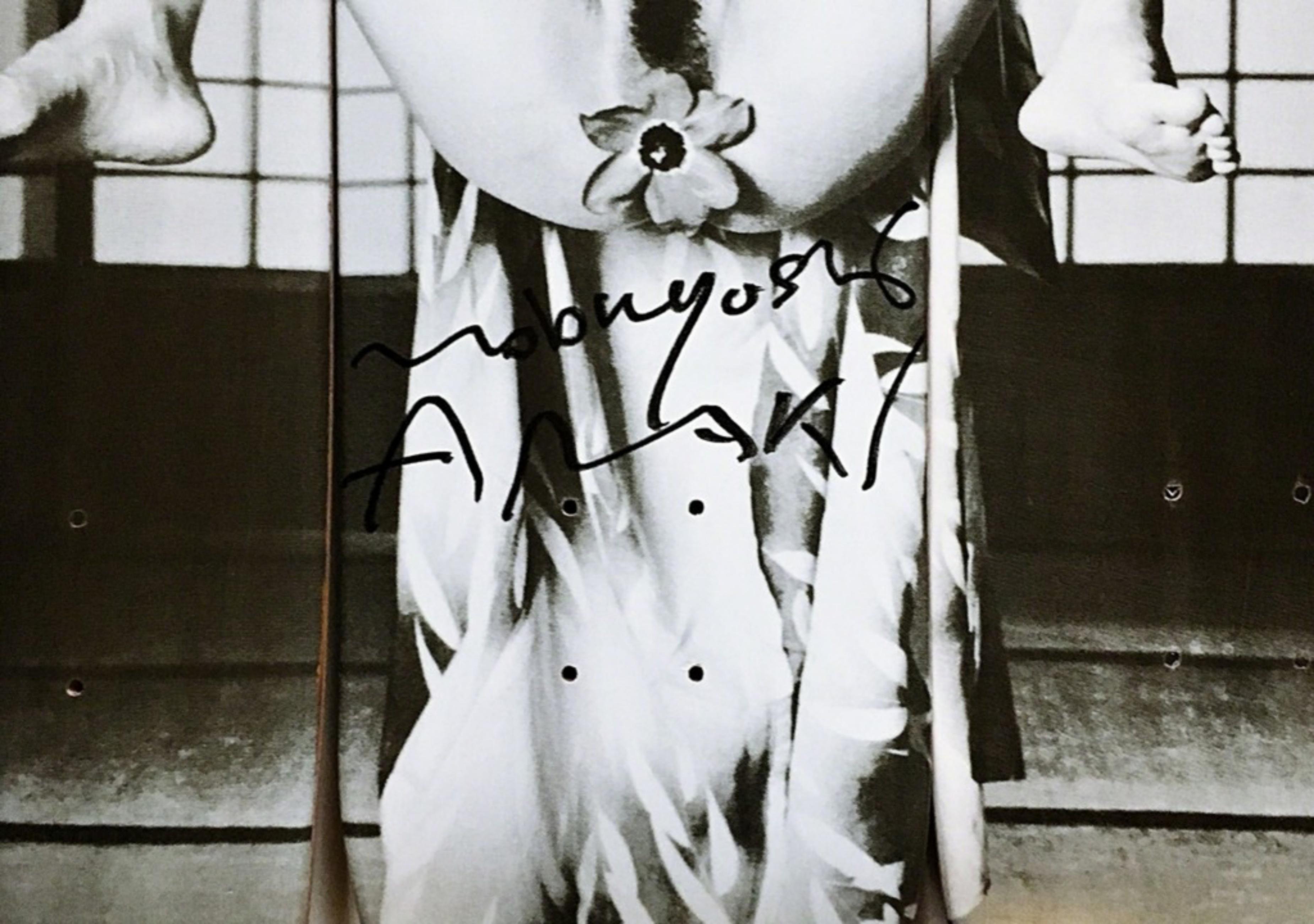Geisha Skateboard Tríptico (Firmado a MANO y numerado 7/150) skate deck Japonés - Mixed Media Art Realista de Nobuyoshi Araki