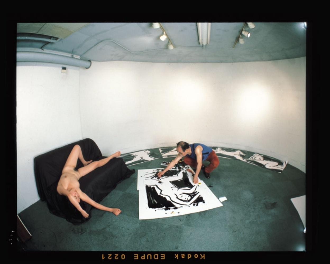 Nobuyoshi ARAKI (*1940, Japon)
67 Shooting Back #GDN027, 2007
RP Impression directe
50.8 x 60 cm (20 x 23 5/8 in.)
Imprimer seulement

- Nobuyoshi Araki
Nobuyoshi Araki (Tokyo, 1940) est un photographe basé à Tokyo. Araki a terminé ses études au