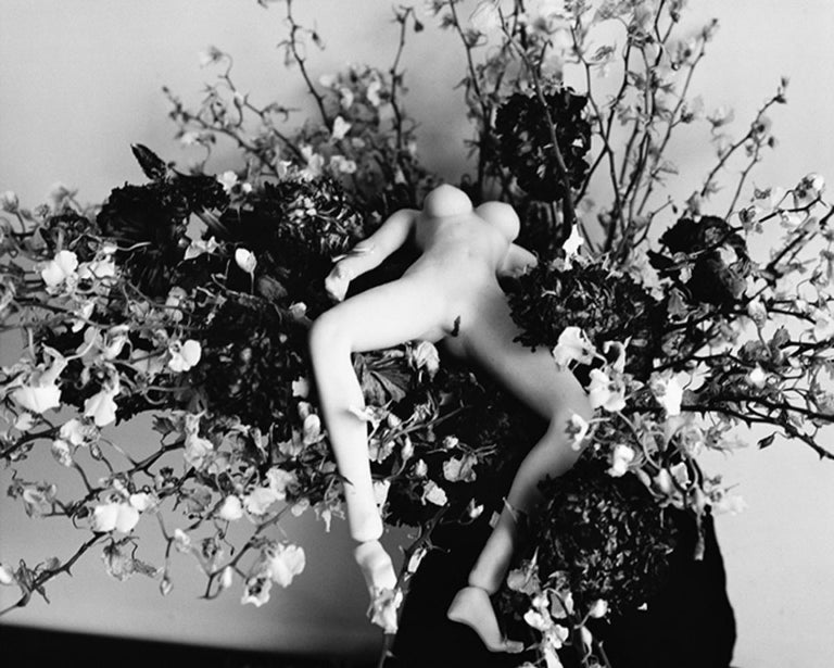 Love-Dream, Love-Nothing #025 – Nobuyoshi Araki, Woman, Nude, Japan, Photography - Gray Black and White Photograph by Nobuyoshi Araki