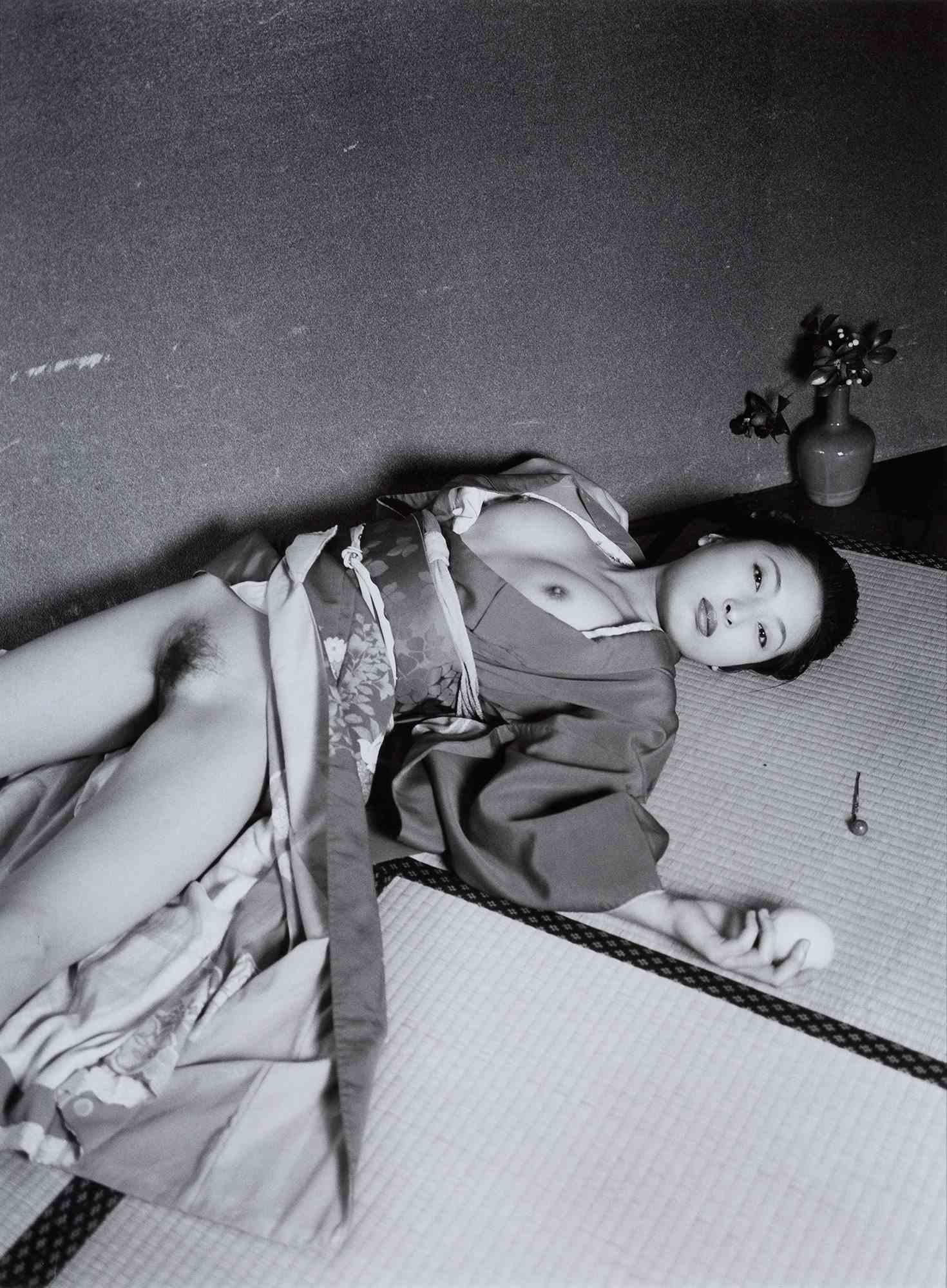 Mythology is a modern artwork realized by Nobuyoshi Araki in 2001.

Black and white gelatin silver print.

Signed on the back.

Provenance Taka Ishii Gallery Tokyo .

Certificate of authenticity by the gallery.


Nobuyoshi Araki was born in Tokyo on