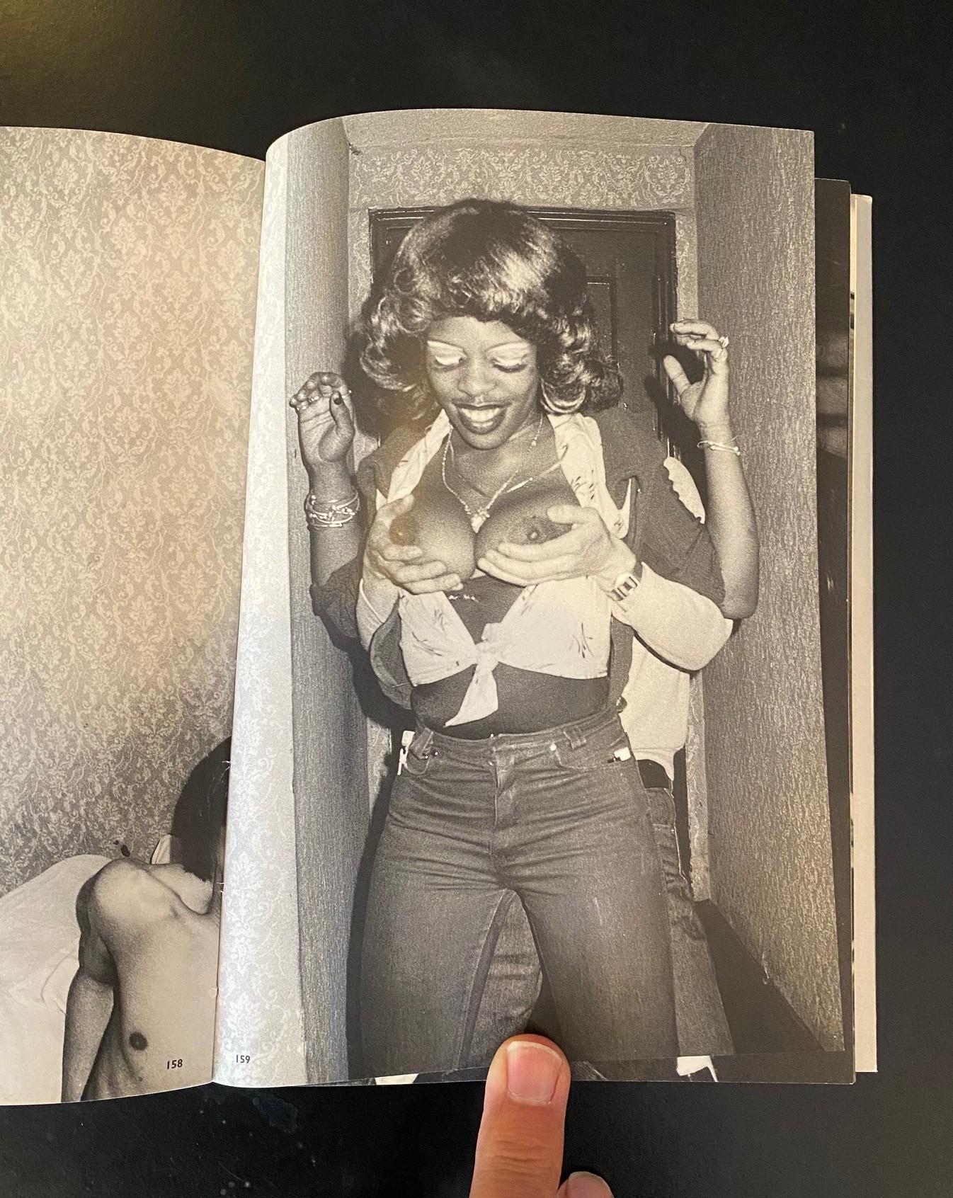 Nobuyoshi Araki, signierte Erstausgabe des Buches New York (Bücherbands 4) mit Zeichnung im Angebot 3