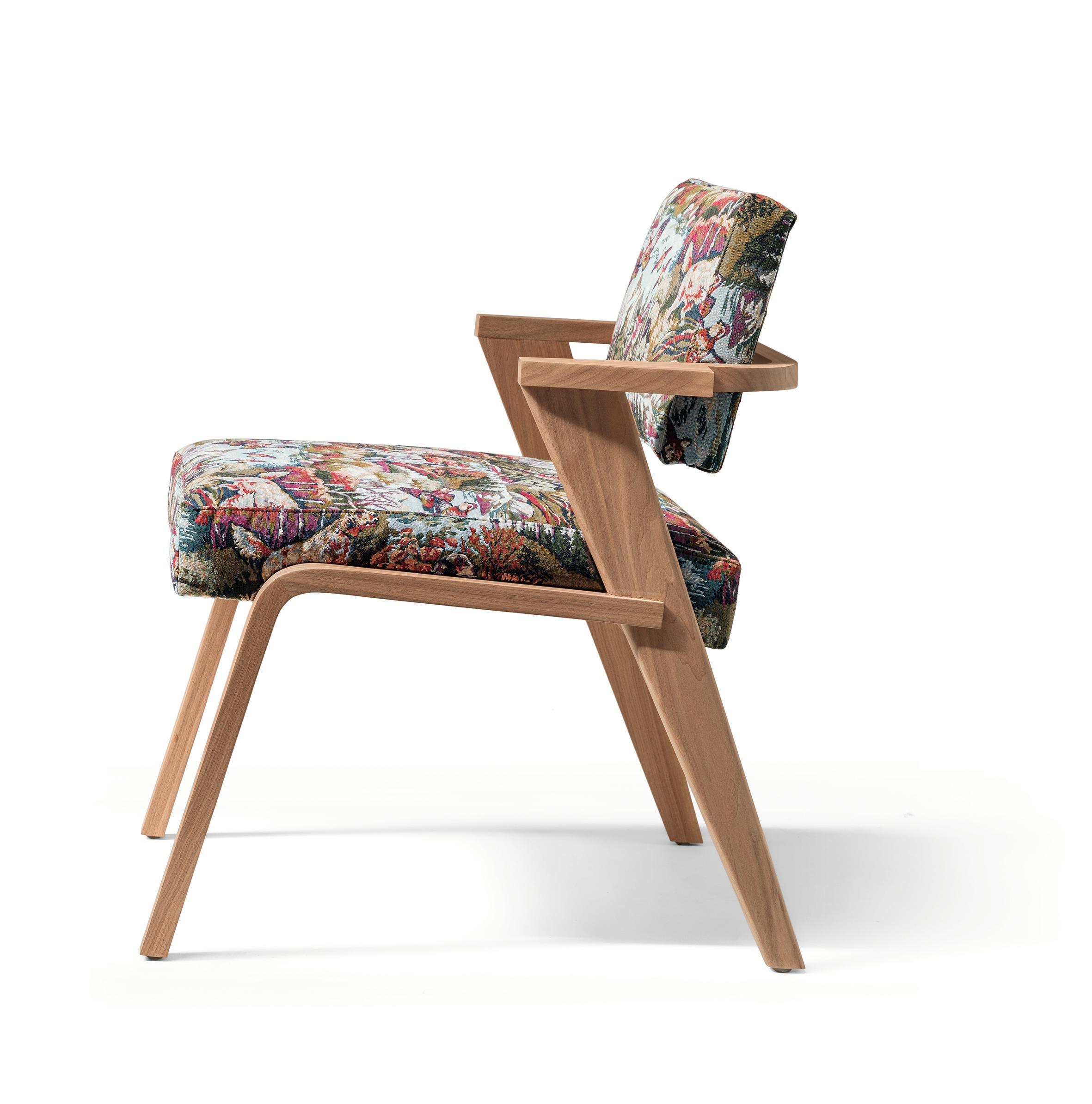 NOCINA/D Dining Armchair in Matt Solid Canaletto Walnut and Hunting Dogs Fabric In New Condition For Sale In Lentate sul Seveso, Monza e Brianza