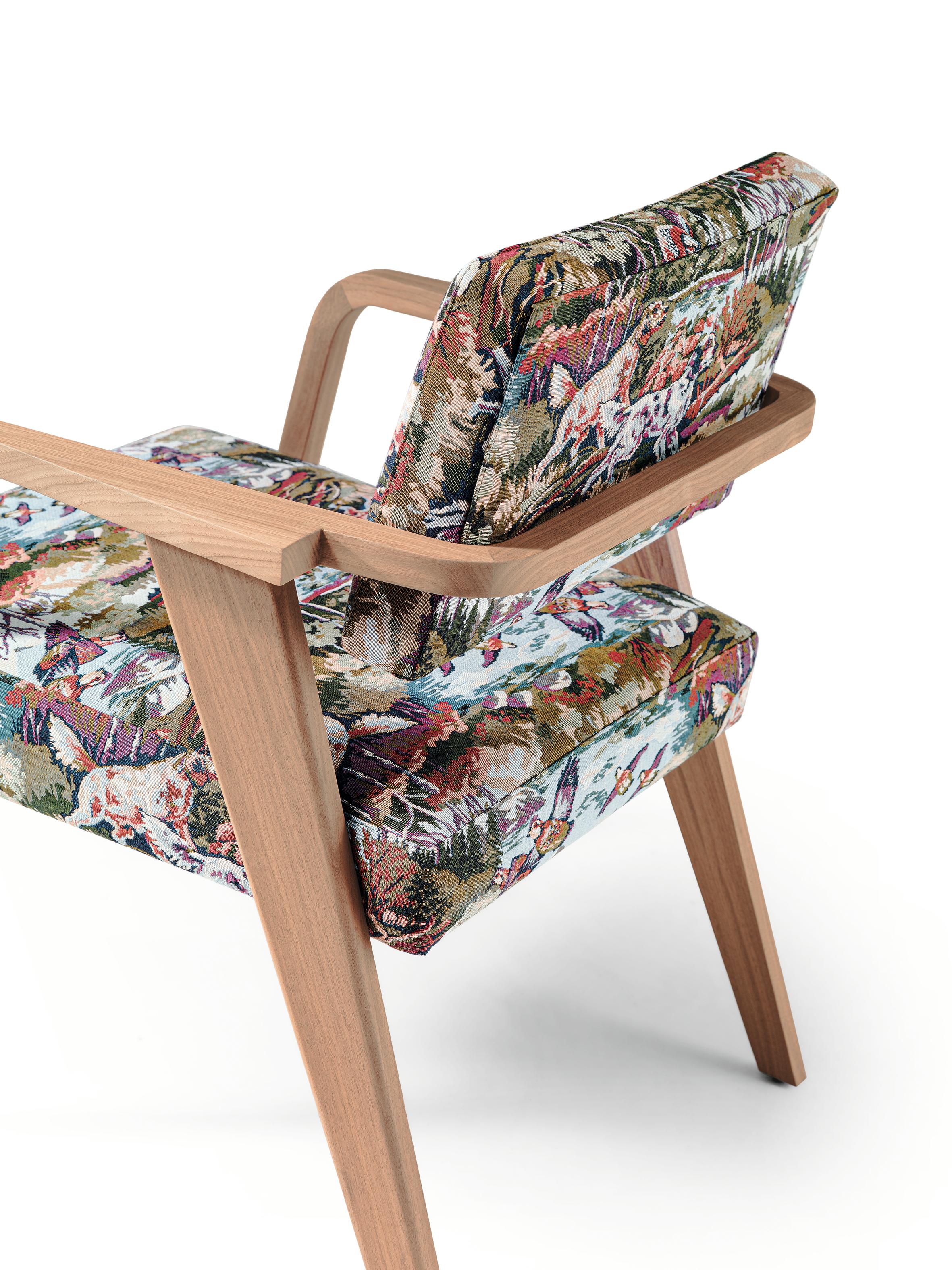 NOCINA/L Wooden Lounge Chair with Dogs Fabric by Storagemilano In New Condition For Sale In Lentate sul Seveso, Monza e Brianza