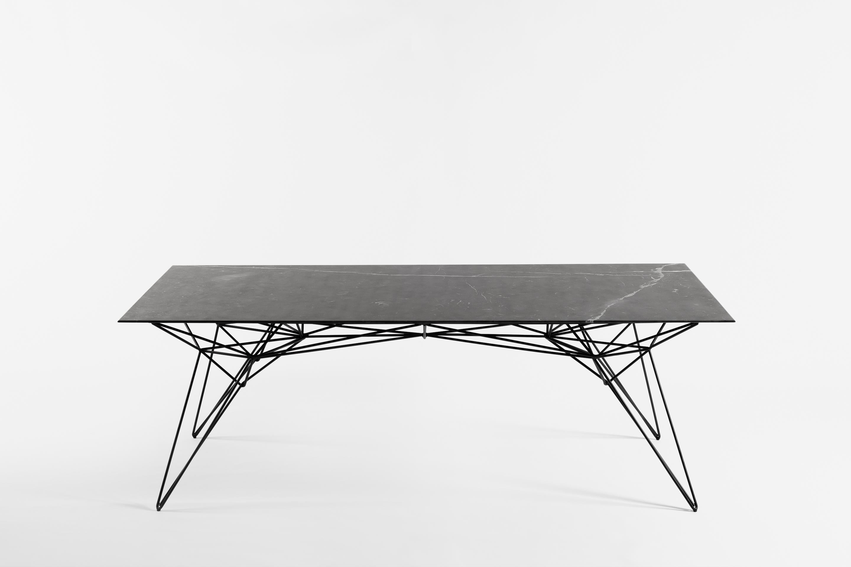 Moderne Node, table moderne du 21e siècle en marbre de Marquina et acier métallique noir en vente