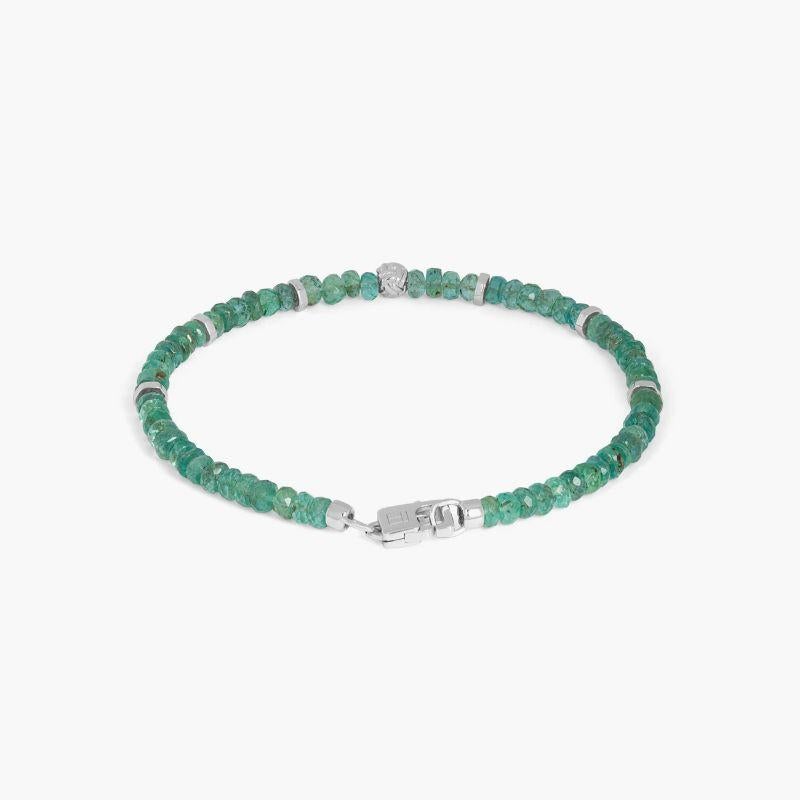 Bracciale Nodo con smeraldo e argento, misura L

Le perle di smeraldo sfaccettate sono unite a dischi d'argento rodiato e rifinite con la nostra chiusura a moschettone. Un pezzo unisex realizzato a mano, con ogni pietra grezza tagliata in modo da