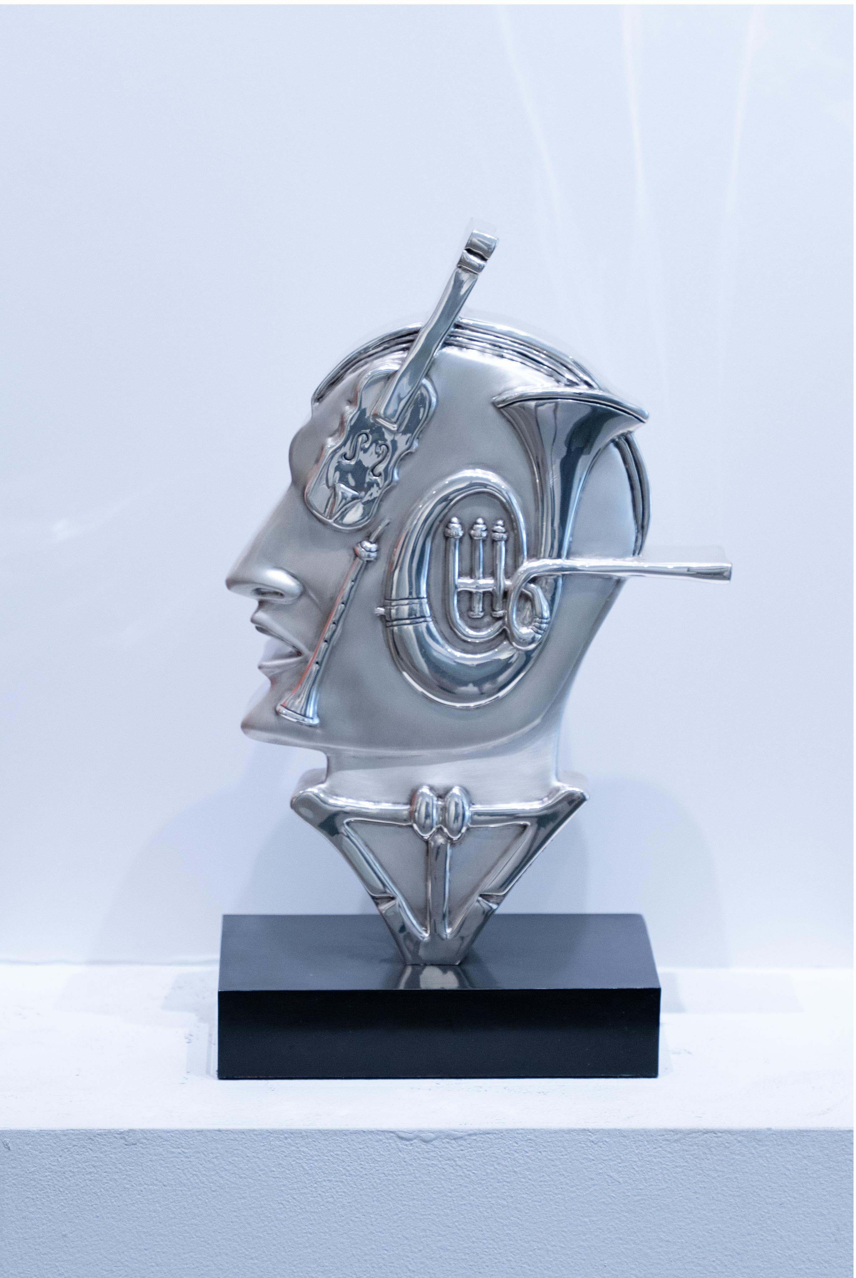 Noé Katz Figurative Sculpture - The Opera Singer