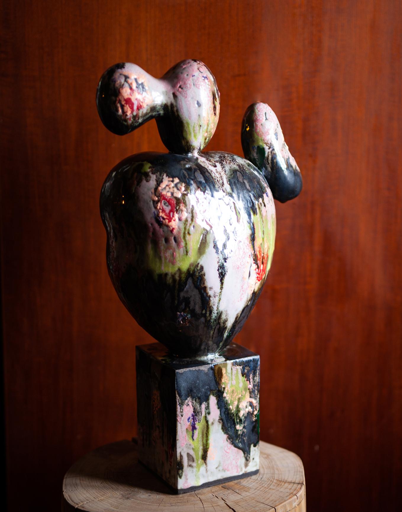 Noe Kuremoto — A Contemporary Keeper of Ancient Wisdom

Noe Kuremoto’s work exists at the intersection of mythology, memory, and modernity. A ceramic artist of singular vision, she sculpts entirely by hand, using only the simplest of tools—an
