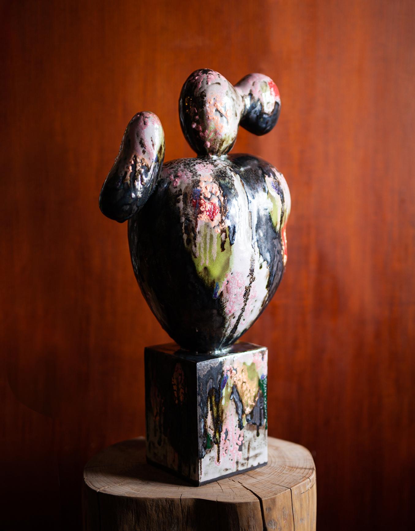 Maneki Neko 35 - Sculpture by Noe Kuremoto