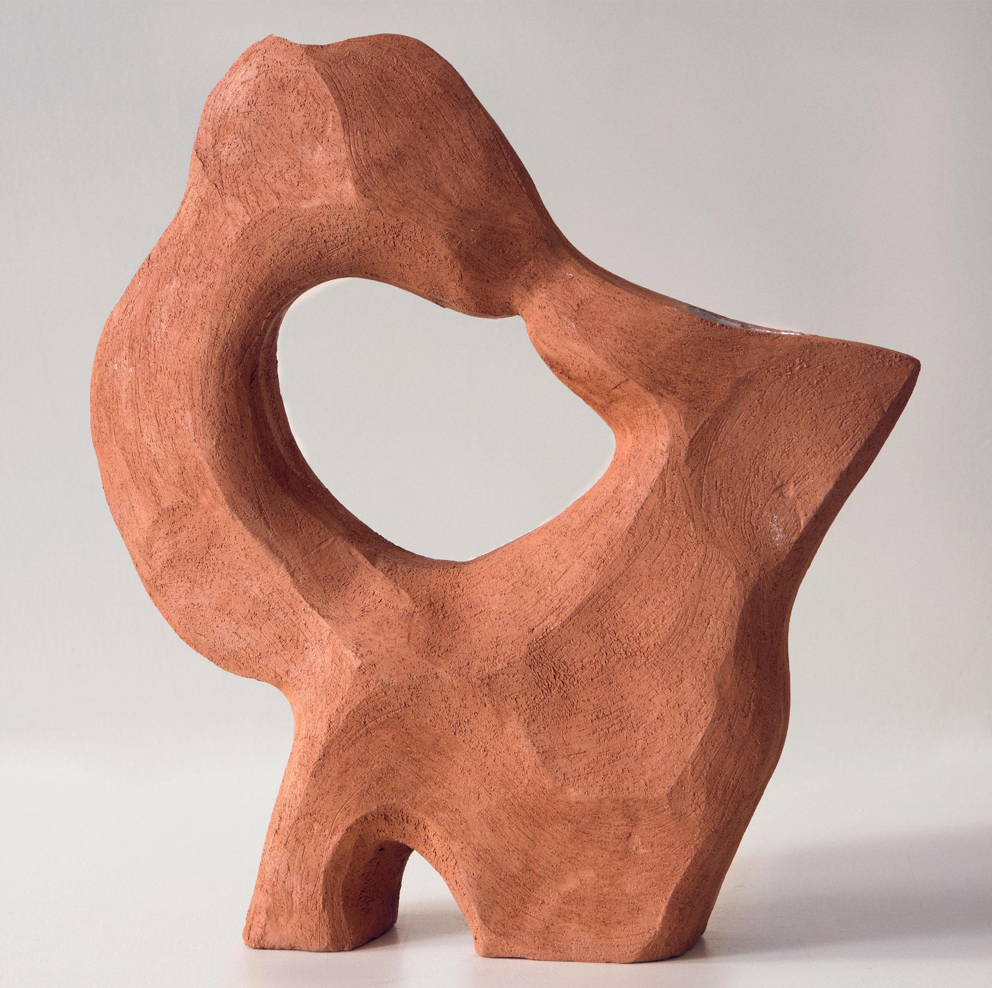 Noe Kuremoto Abstract Sculpture - Tōrō (Terracotta) 31 - Modern Minimal Abstract Terracotta Ceramic Sculpture